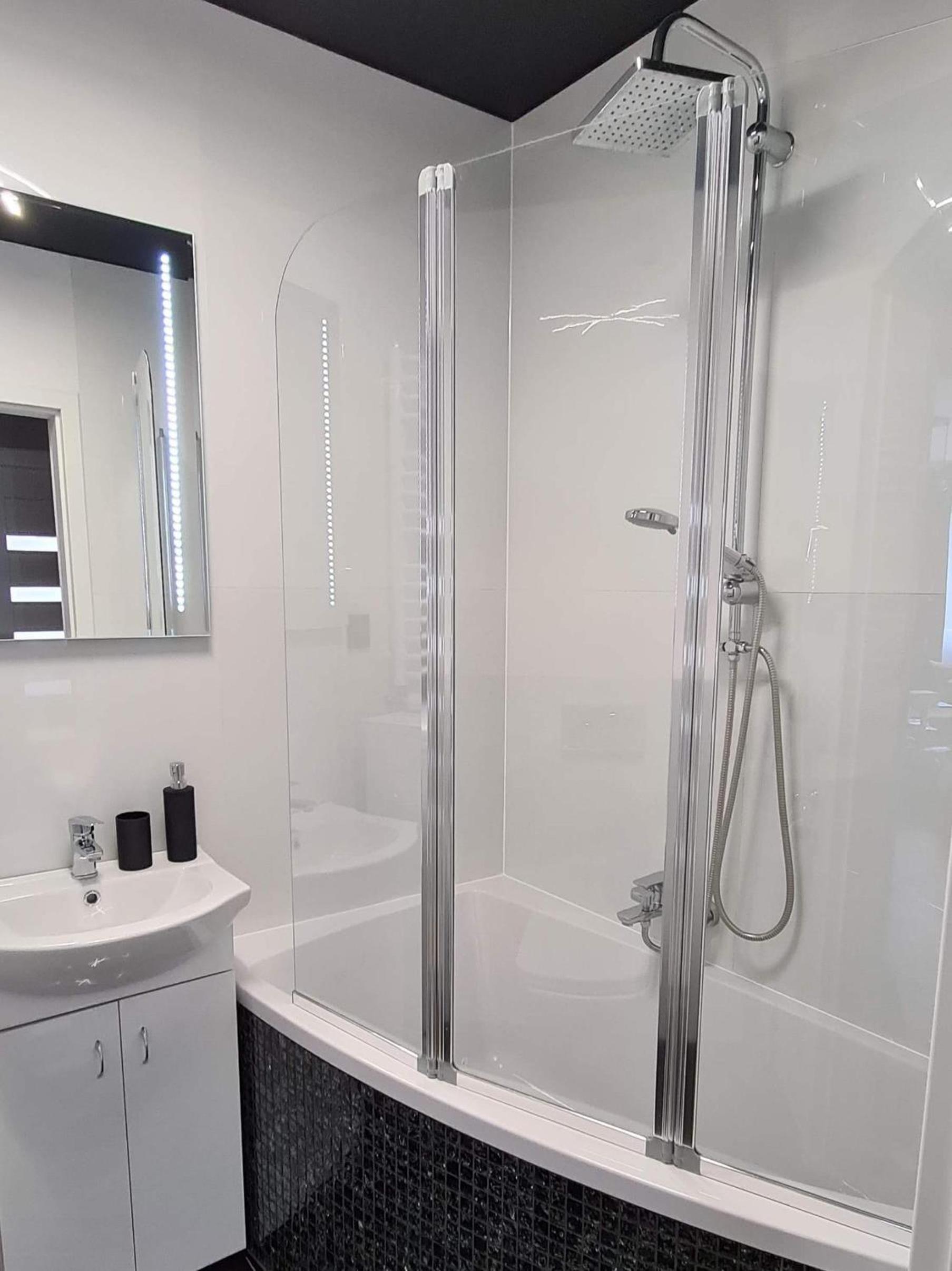 Two-Bedroom Apartment - Photo 2