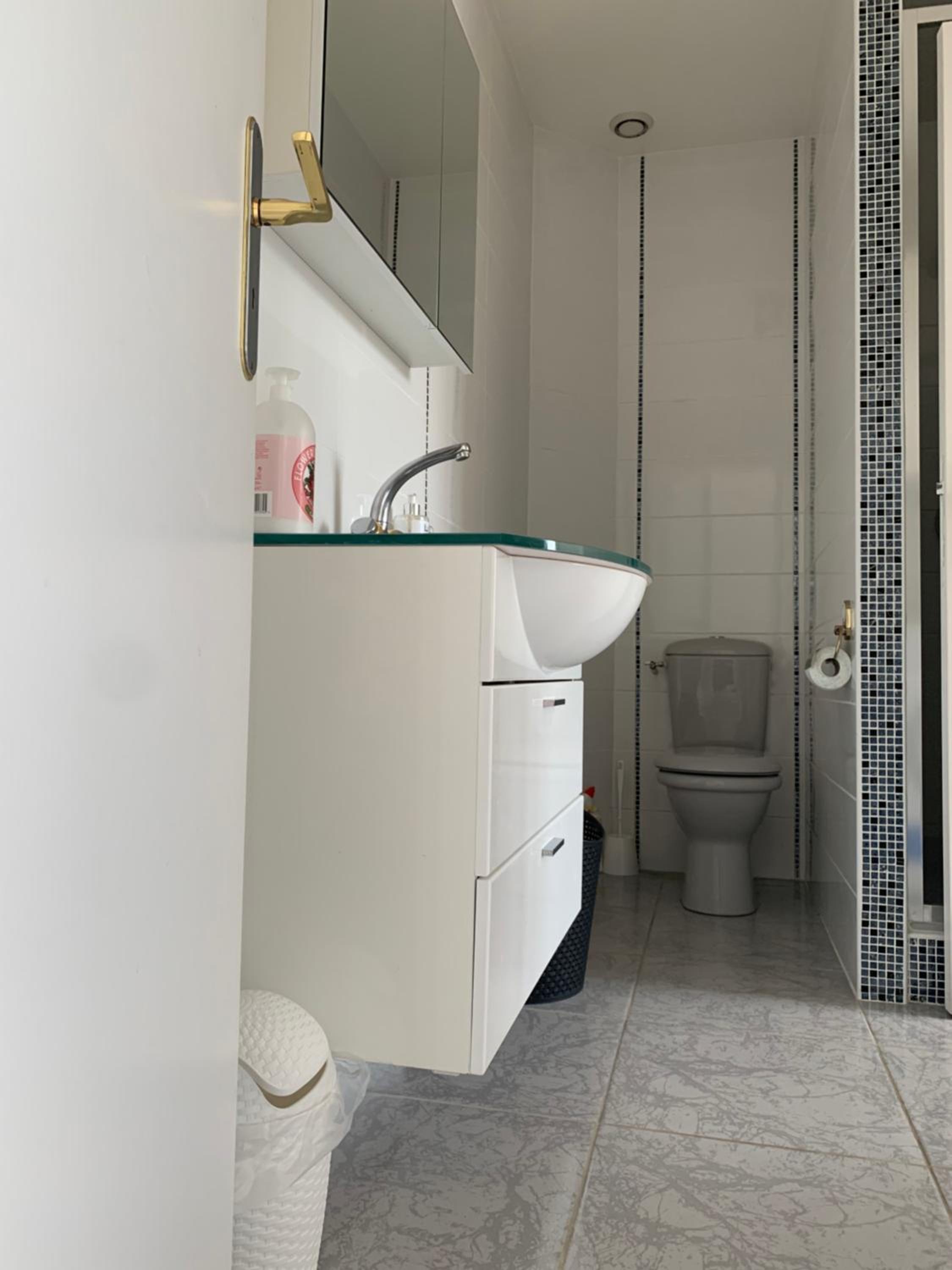 One-Bedroom Apartment - Photo 6