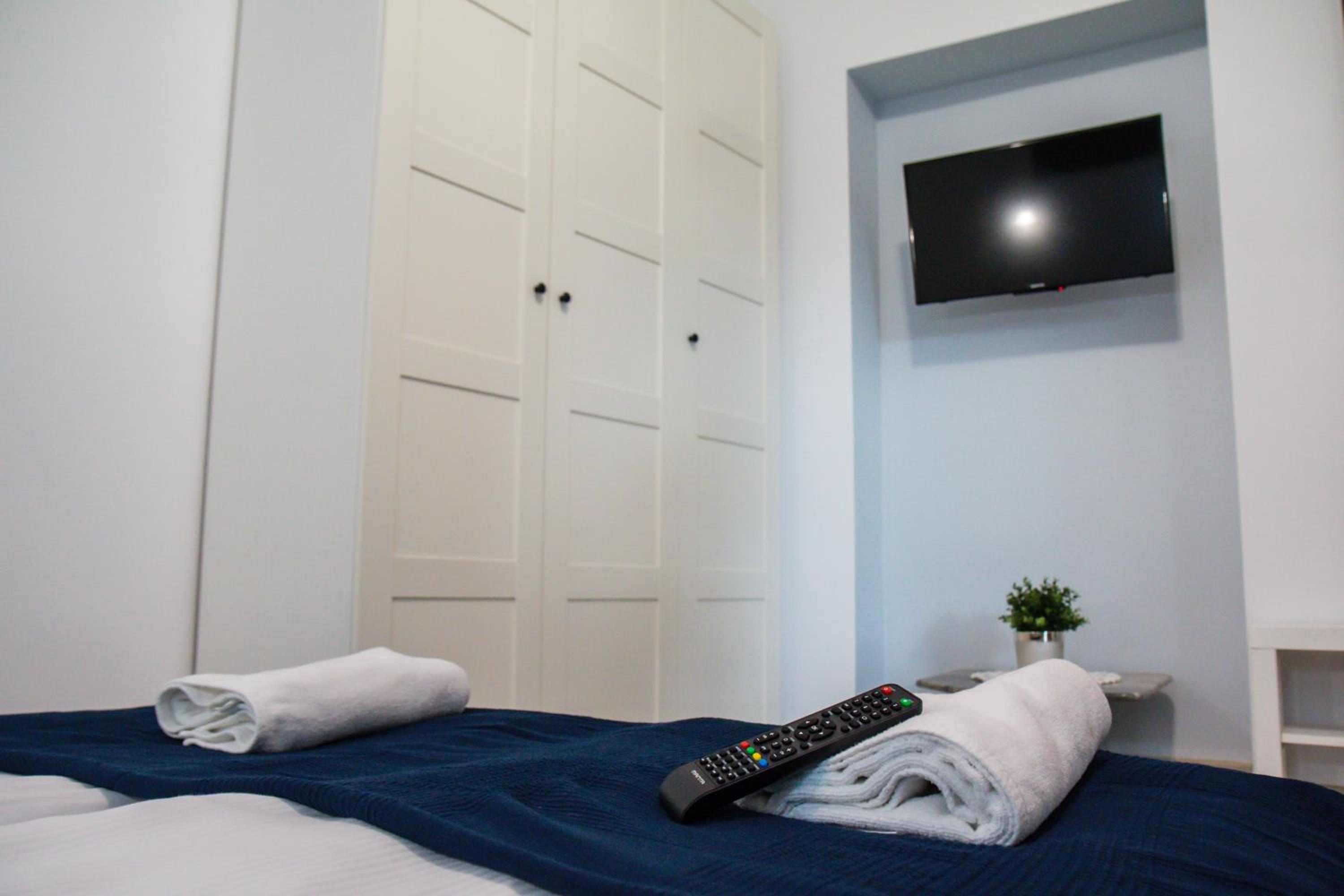 One-Bedroom Apartment - Photo 8