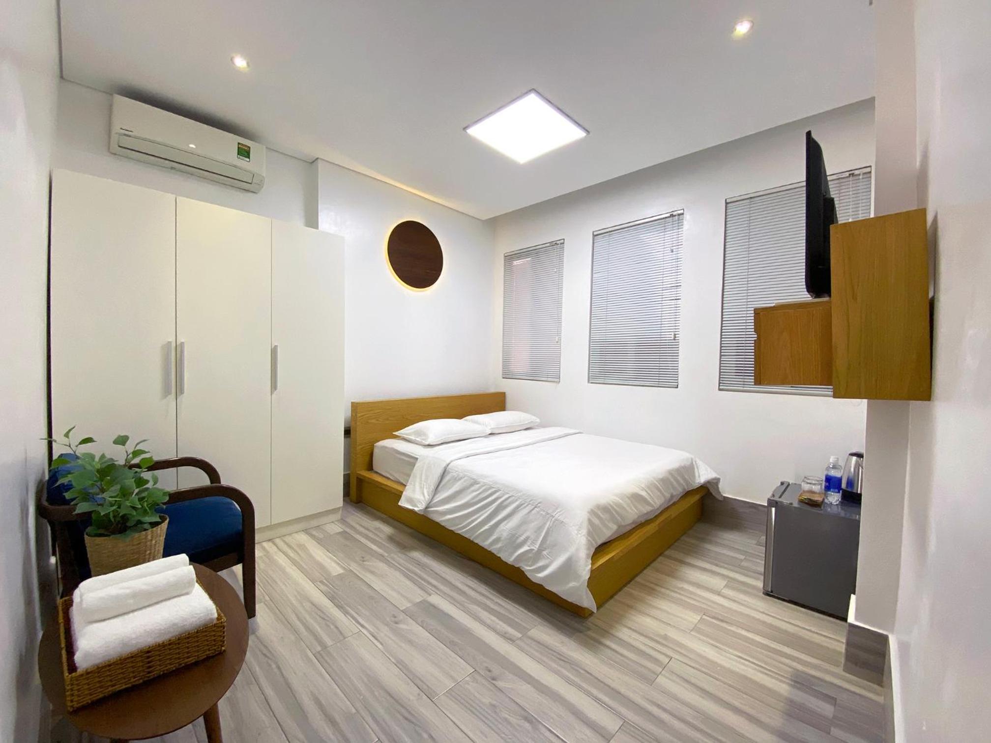 Standard Queen Room