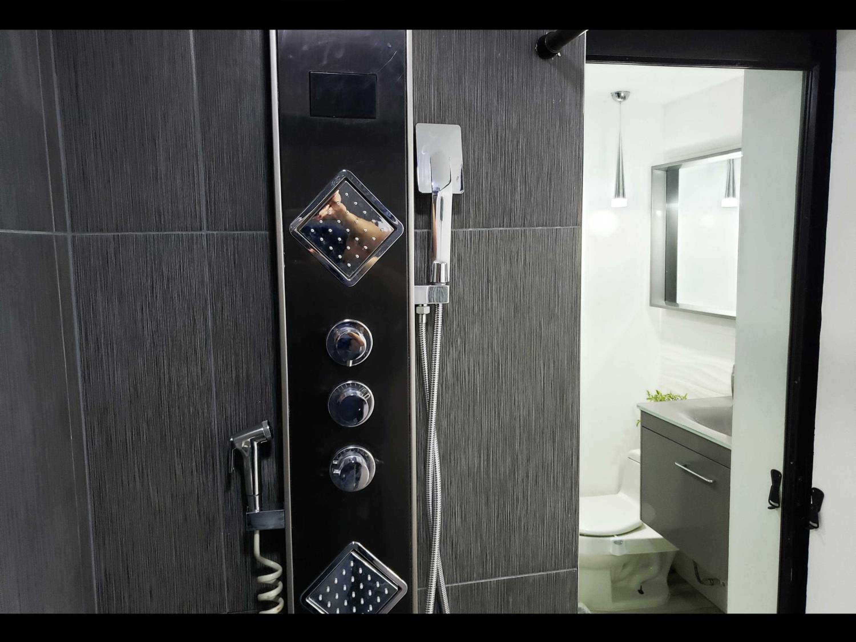 Three-Bedroom House - Photo 3