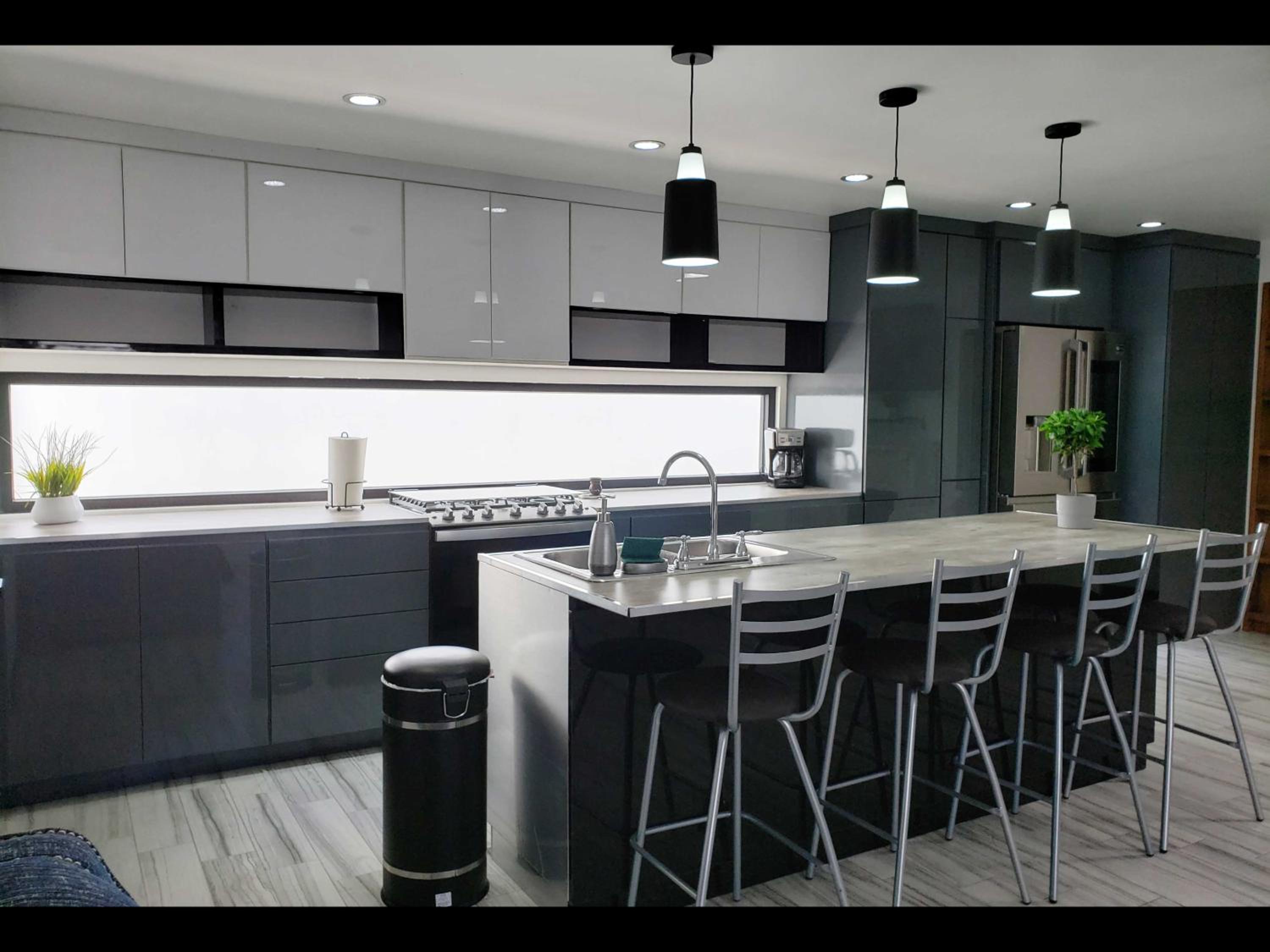 Three-Bedroom House - Photo 4