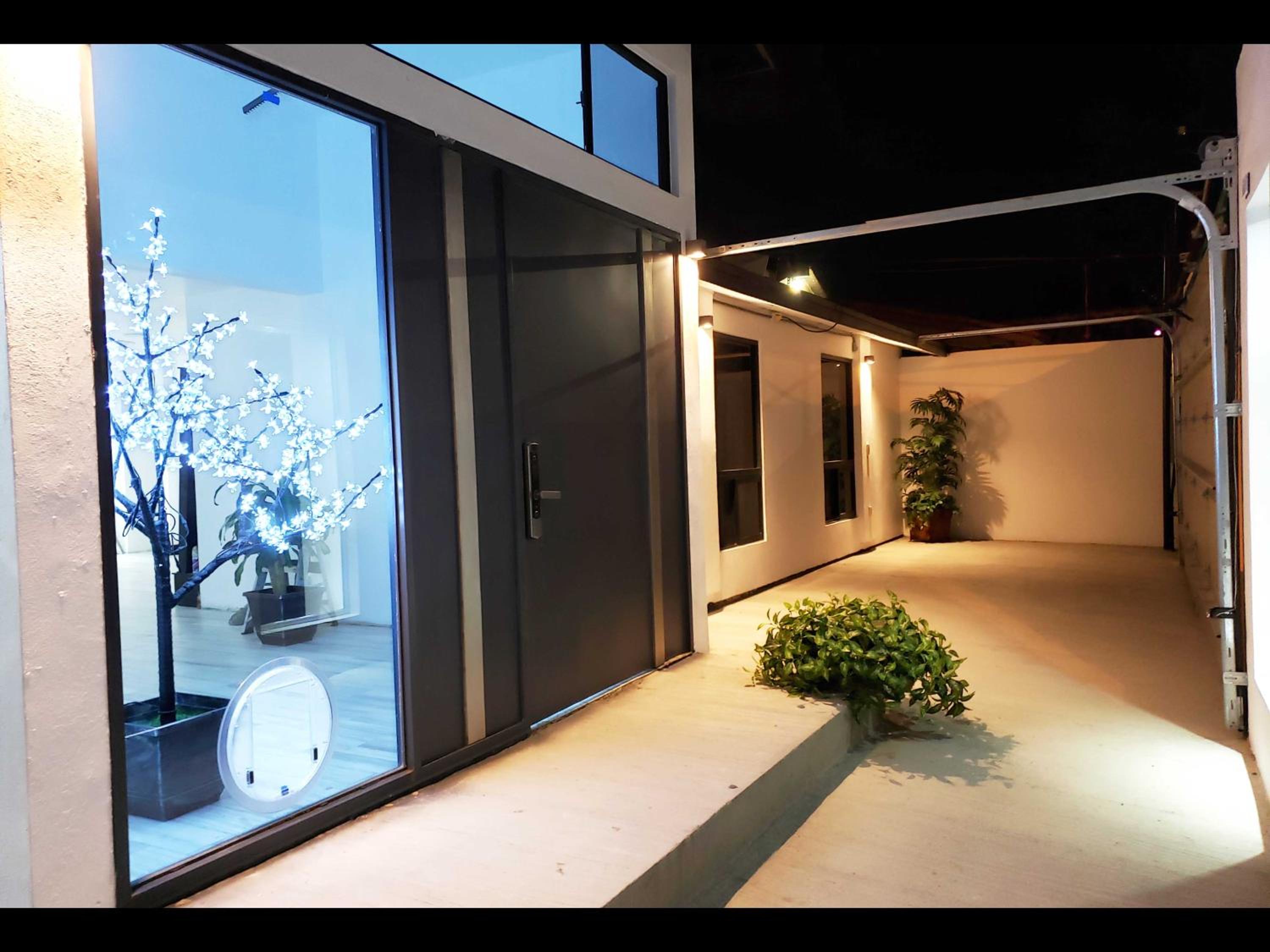 Three-Bedroom House - Photo 8