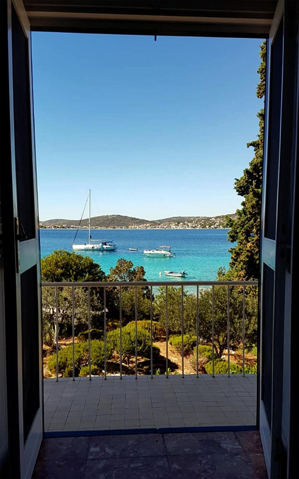 Apartment with Sea View photo 2