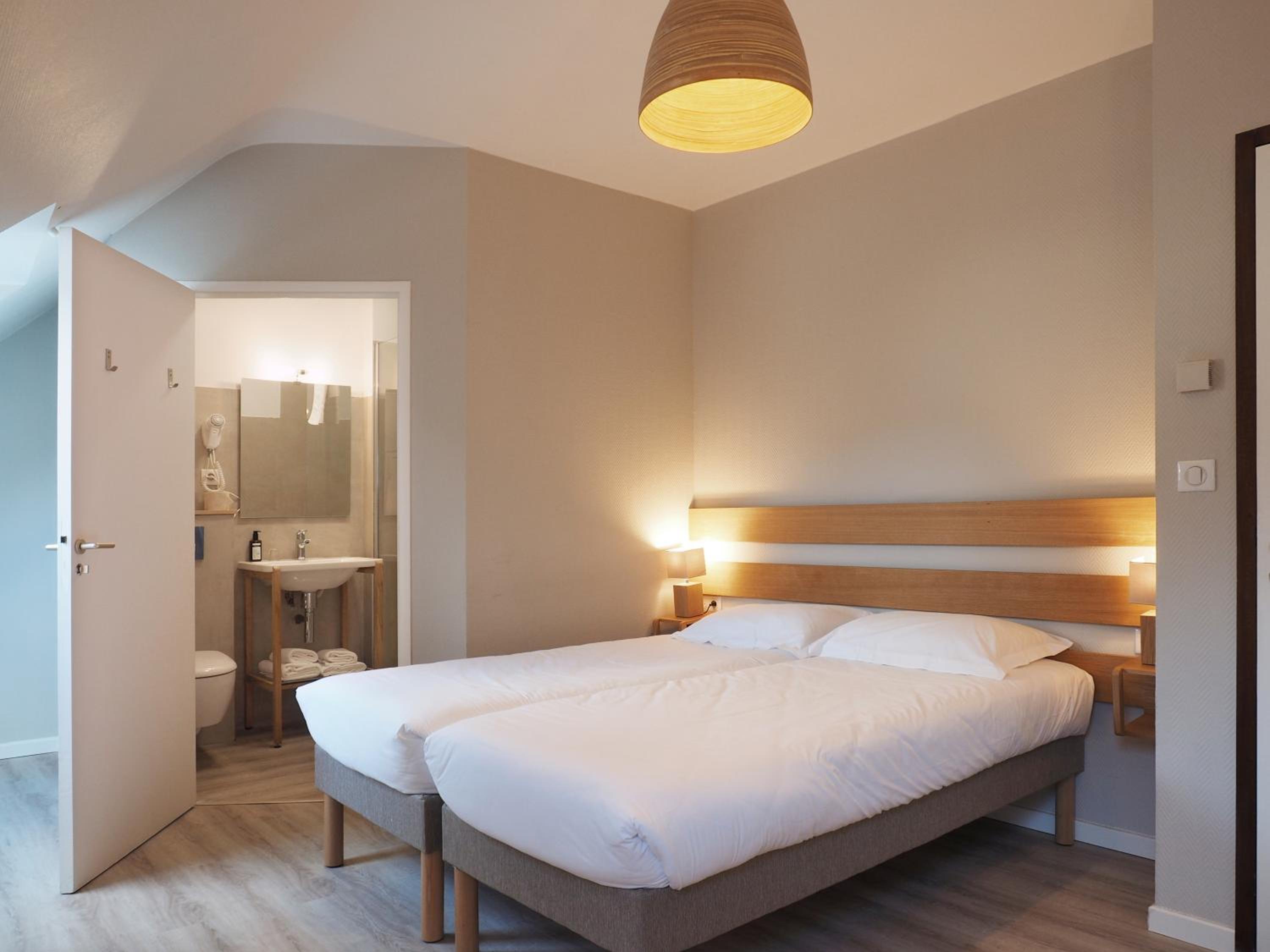 Standard Double Room - Photo 1