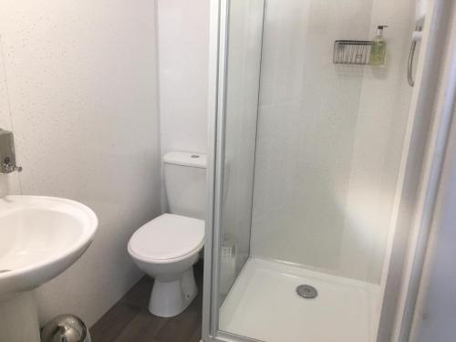 Single Room with Private Bathroom photo 1
