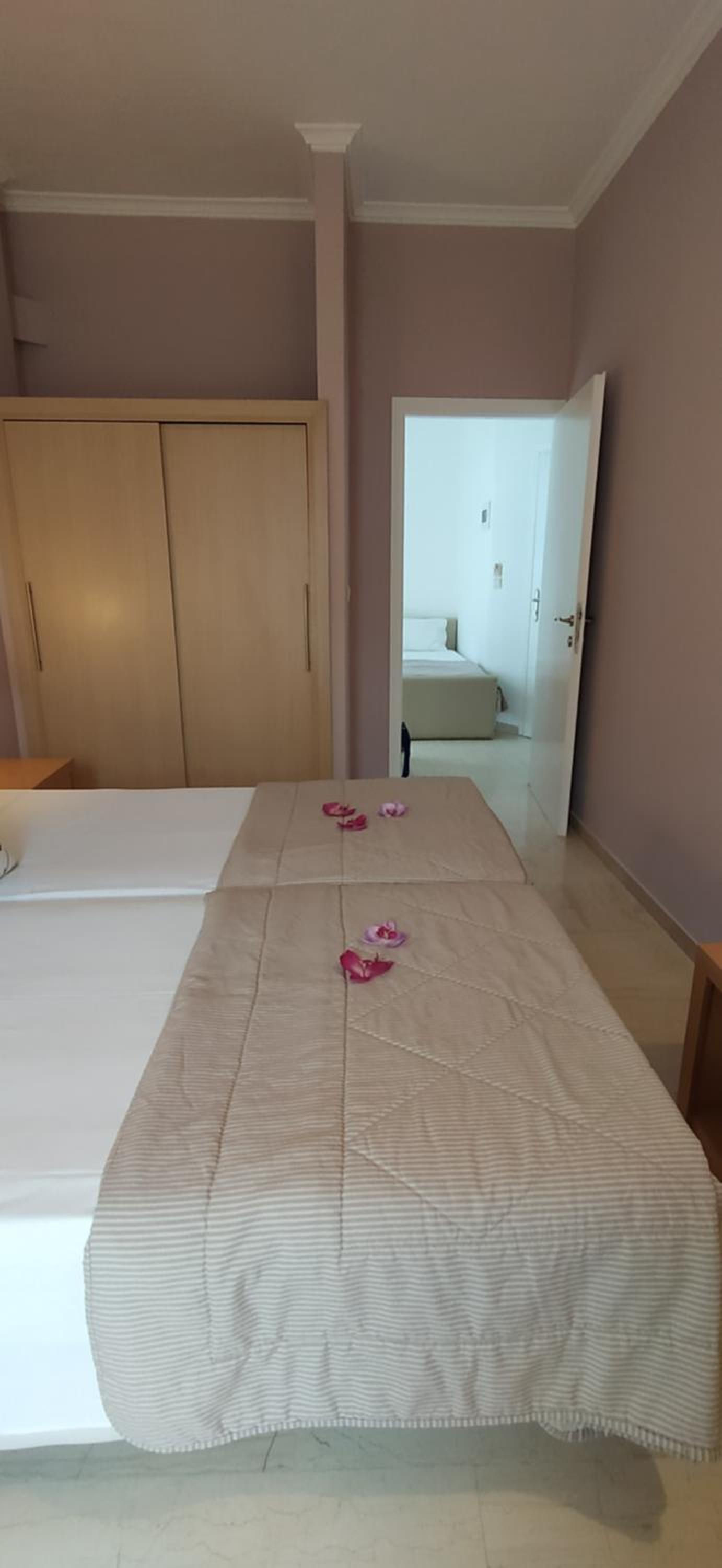 One-Bedroom Apartment (3 Adults) - Photo 5