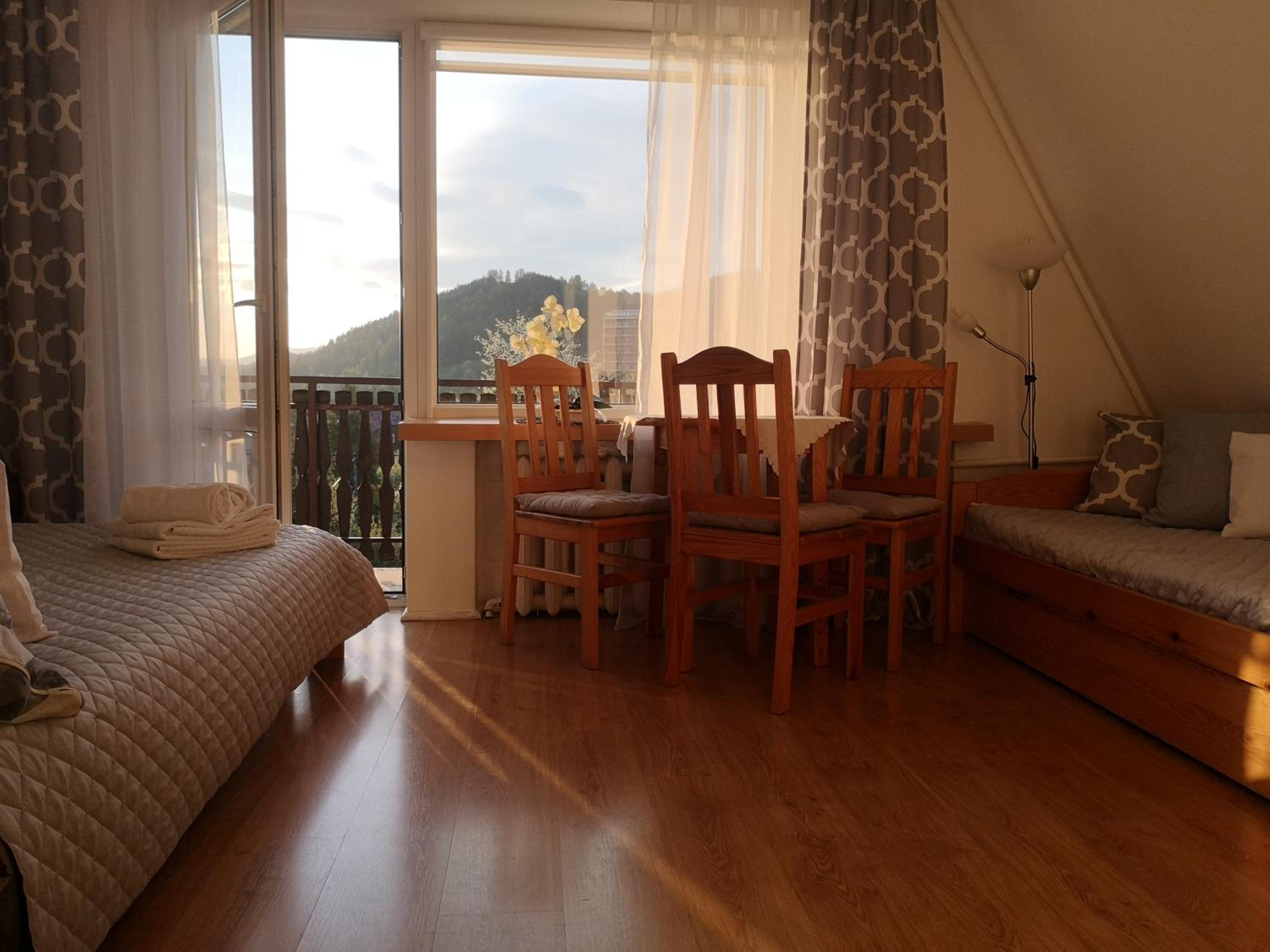 Triple Room with Mountain View