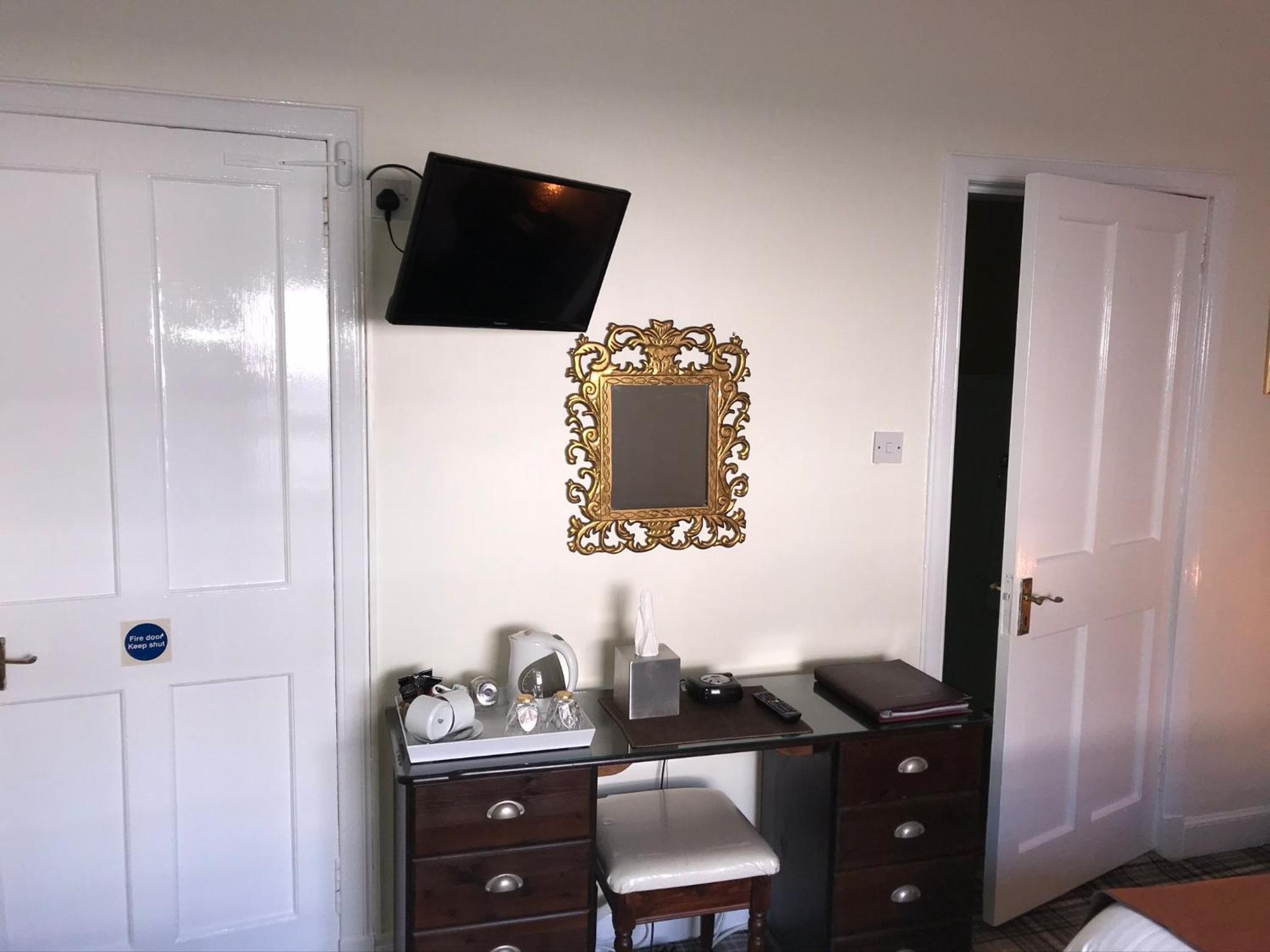 Deluxe Double Room with Shower photo 2