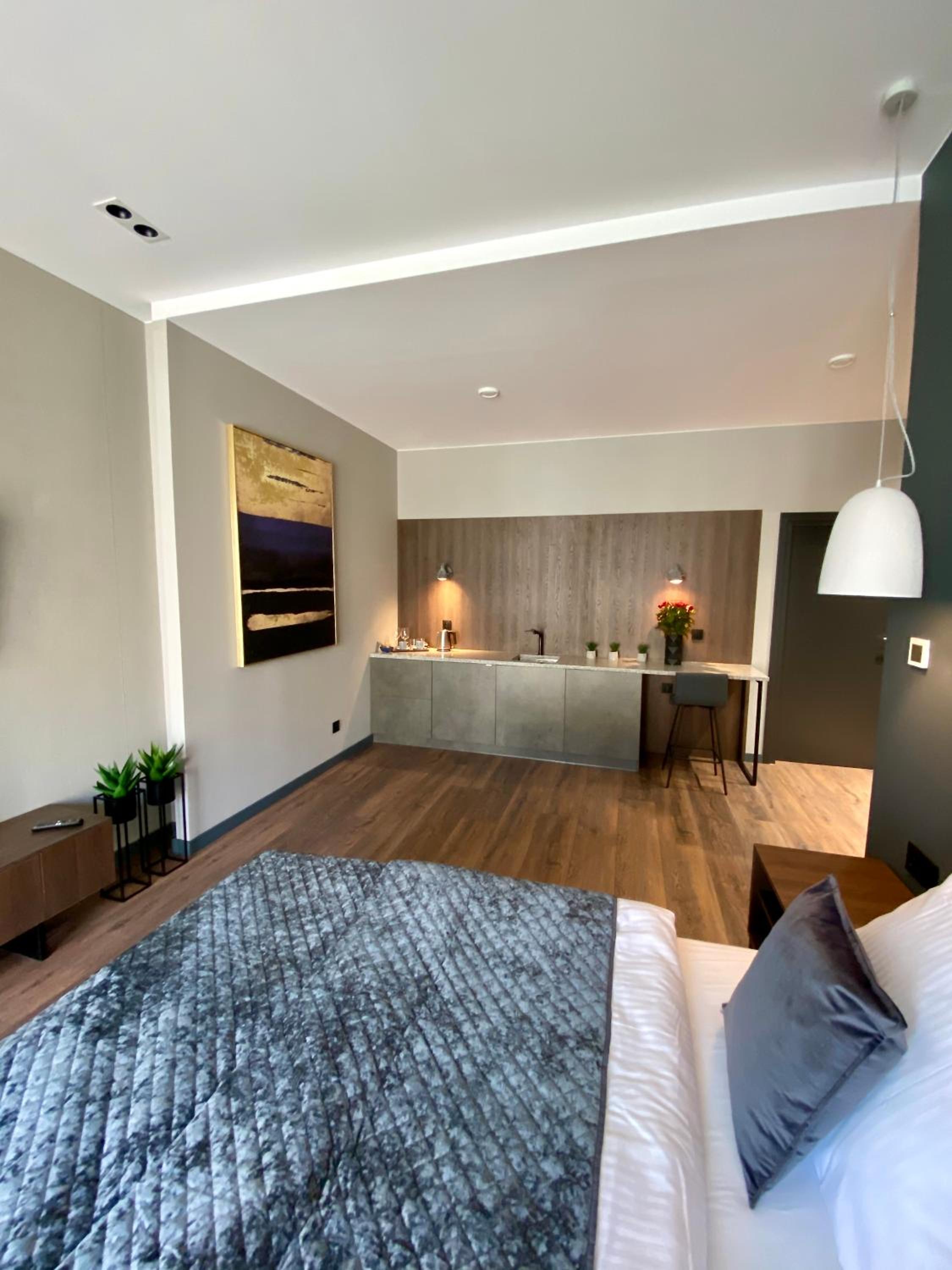Deluxe Junior Suite - Photo 3