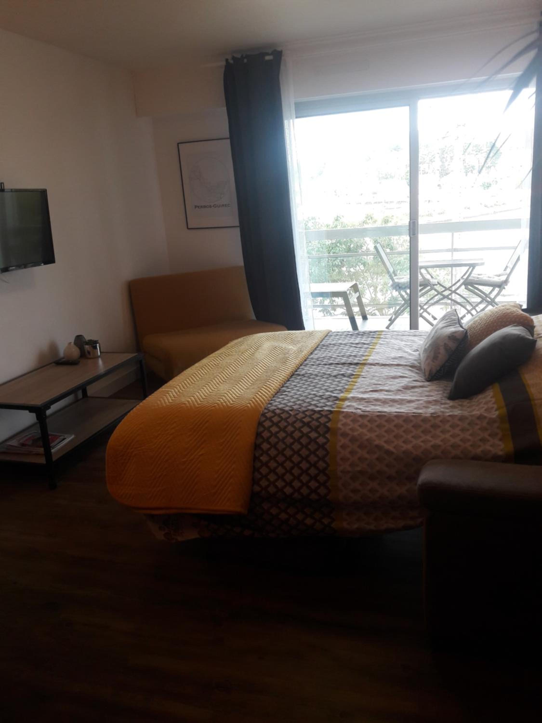 Studio Apartment with Sea View photo 3