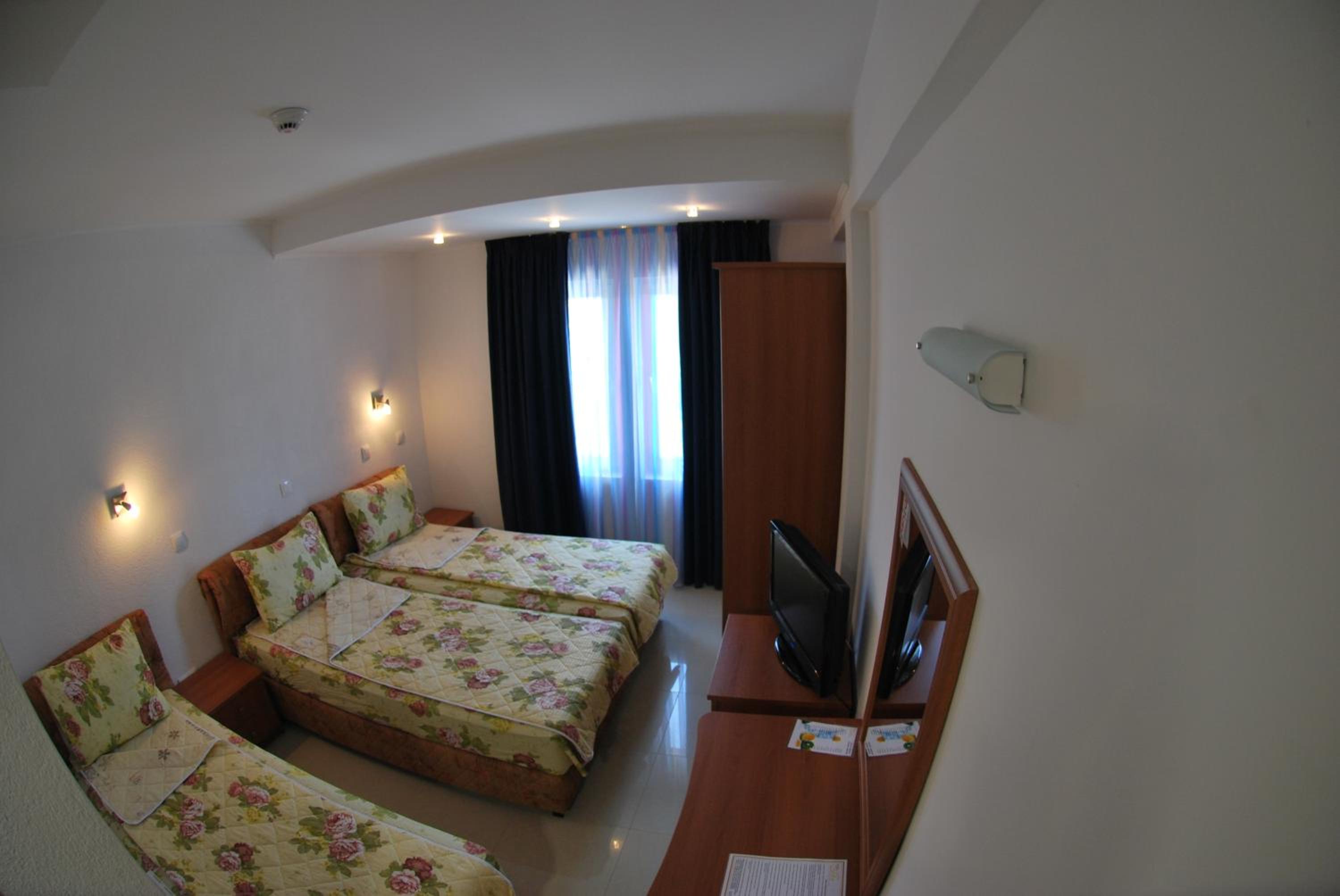 Standard Triple Room - Photo 5