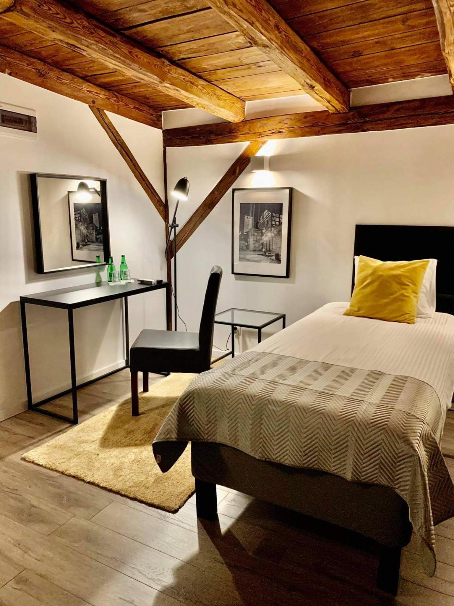 Large Double Room photo 1