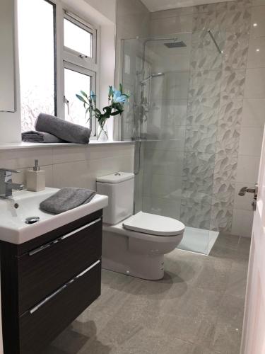 Twin Room with Private External Bathroom photo 3