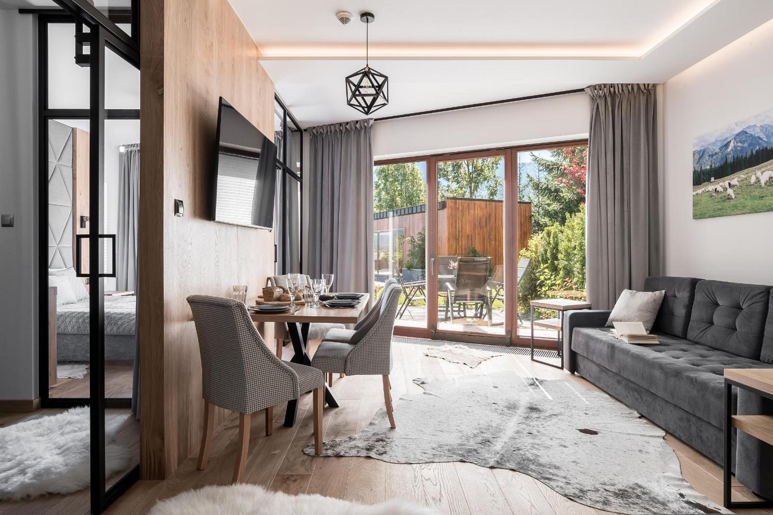 Deluxe Apartment  no.2 with 2 Bedrooms andTerrace photo 2