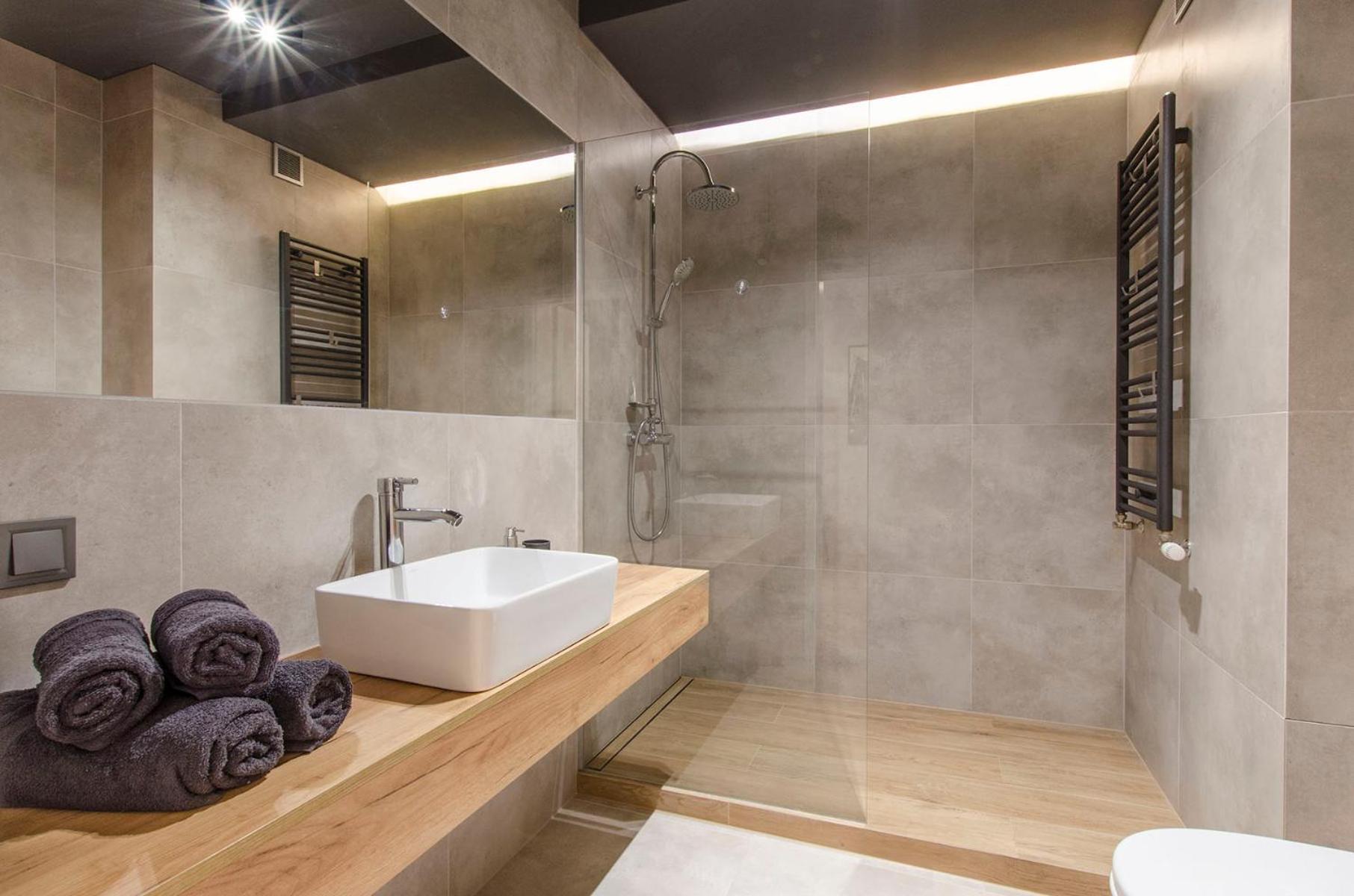 Studio Apartment - Photo 14