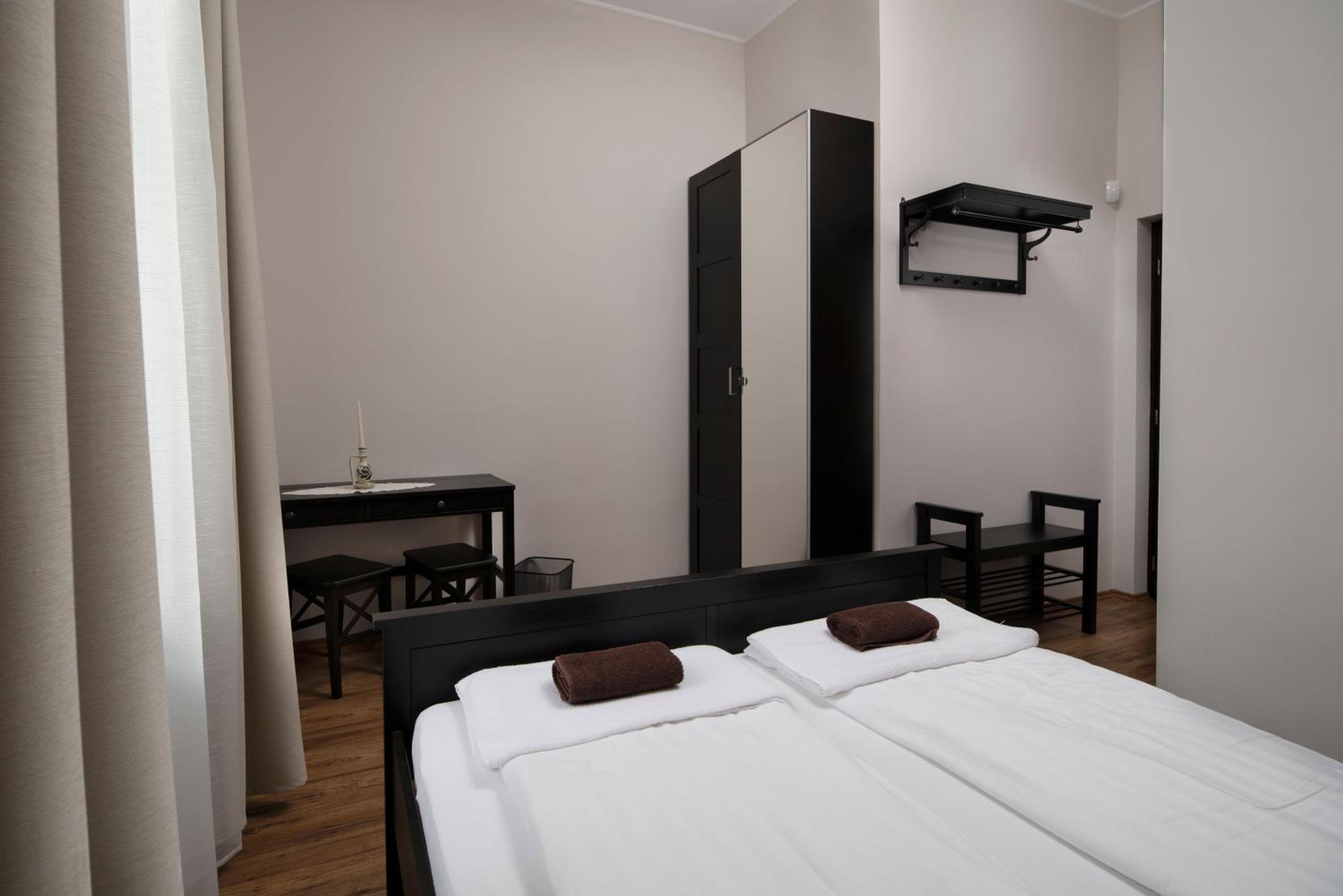 Double Room with Private Bathroom photo 2
