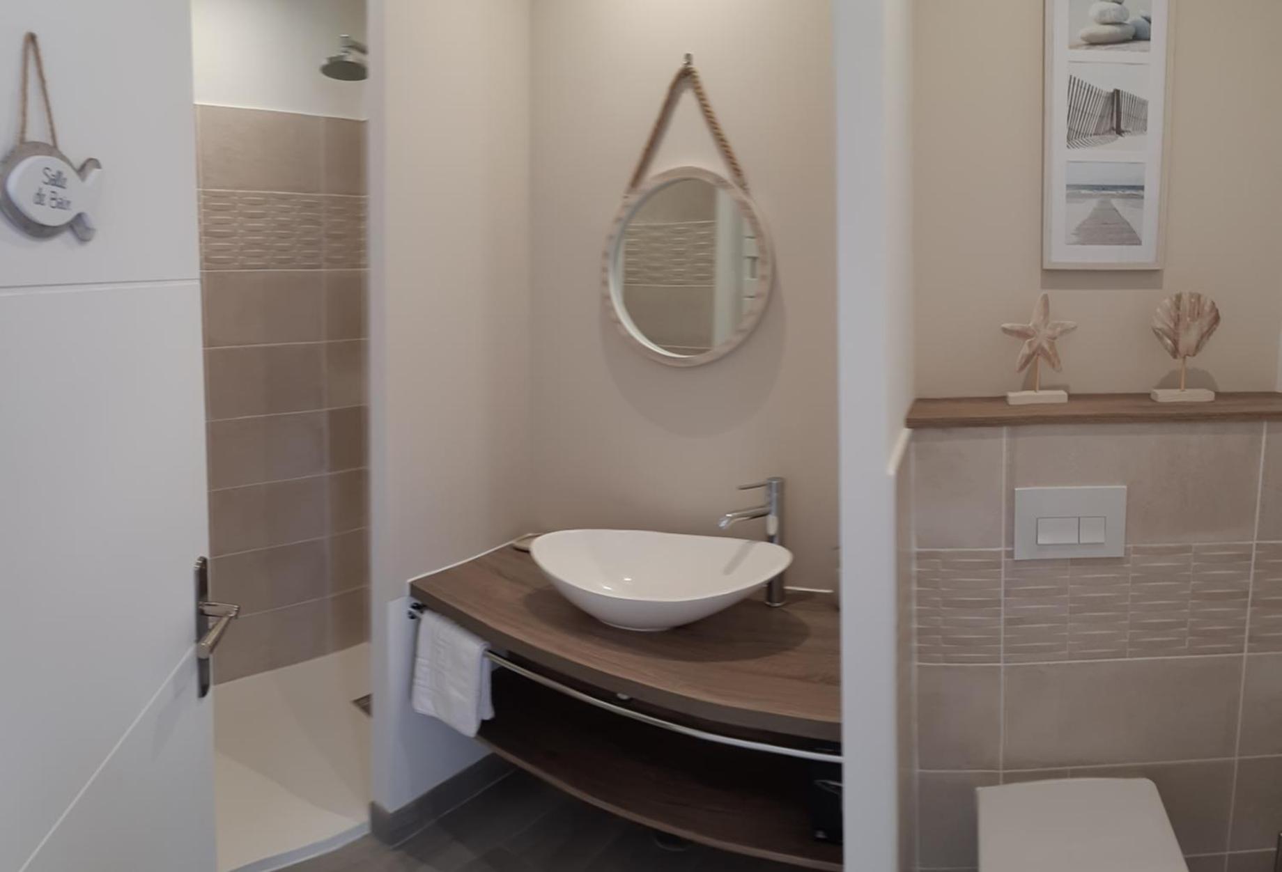 Double Room with Private Bathroom photo 2
