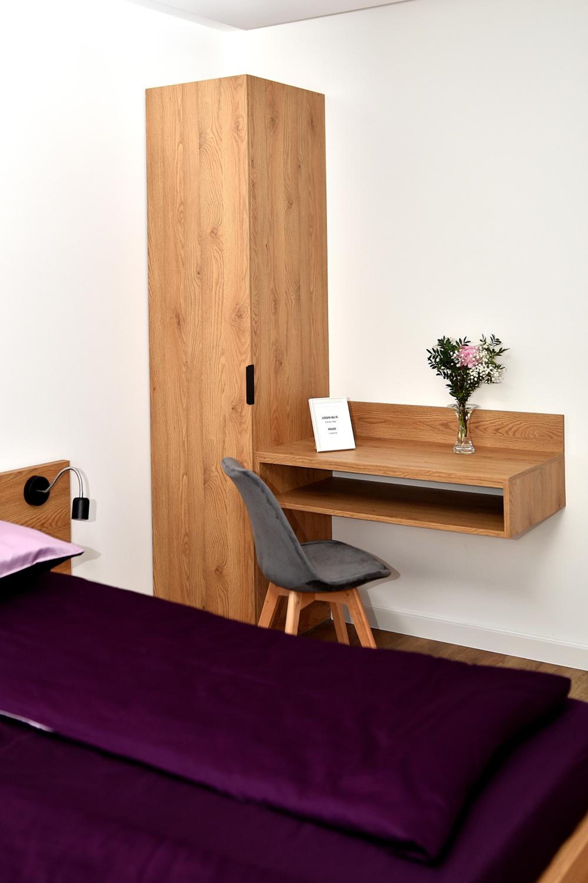 One-Bedroom Apartment - Photo 7