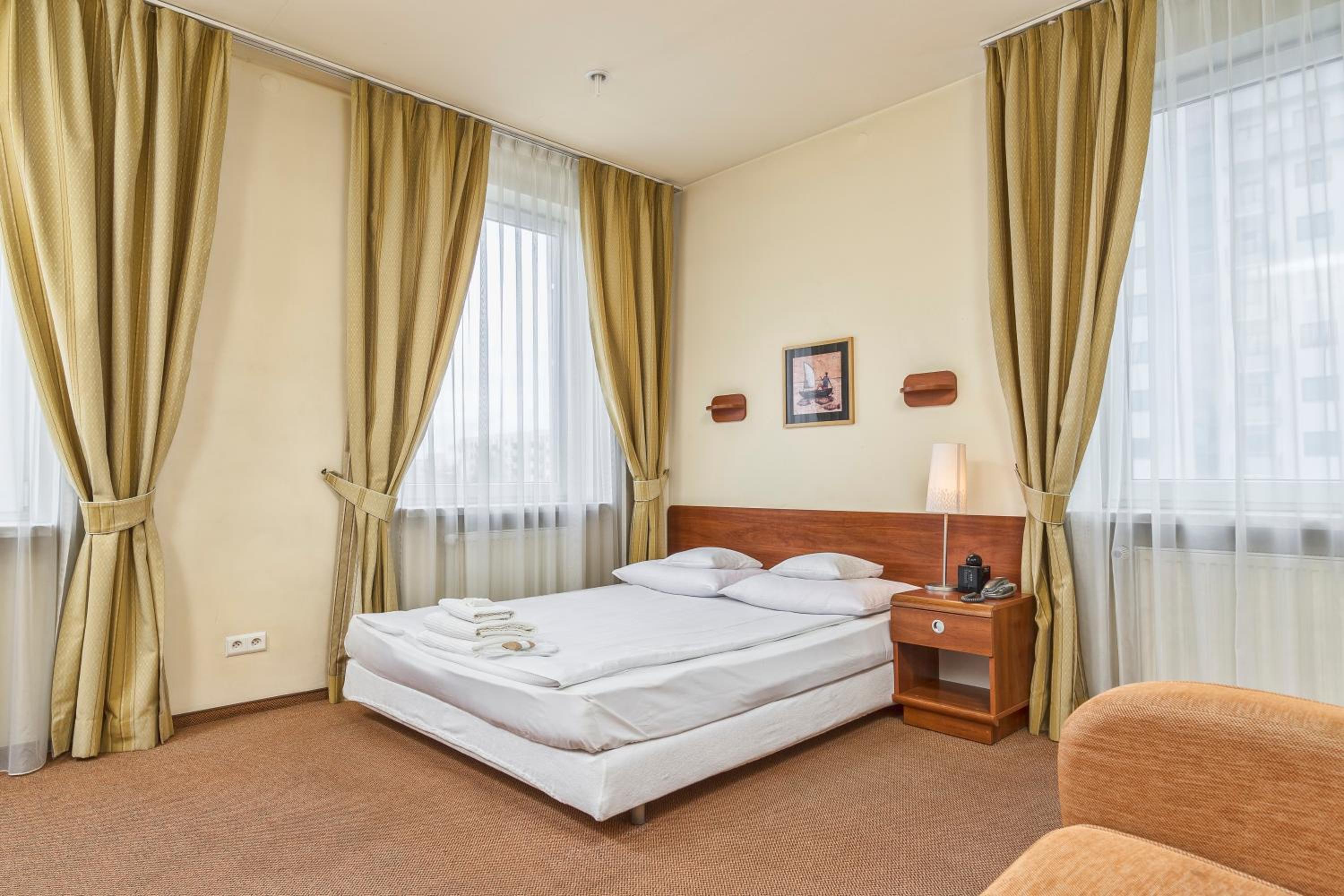 Deluxe Double or Twin Room