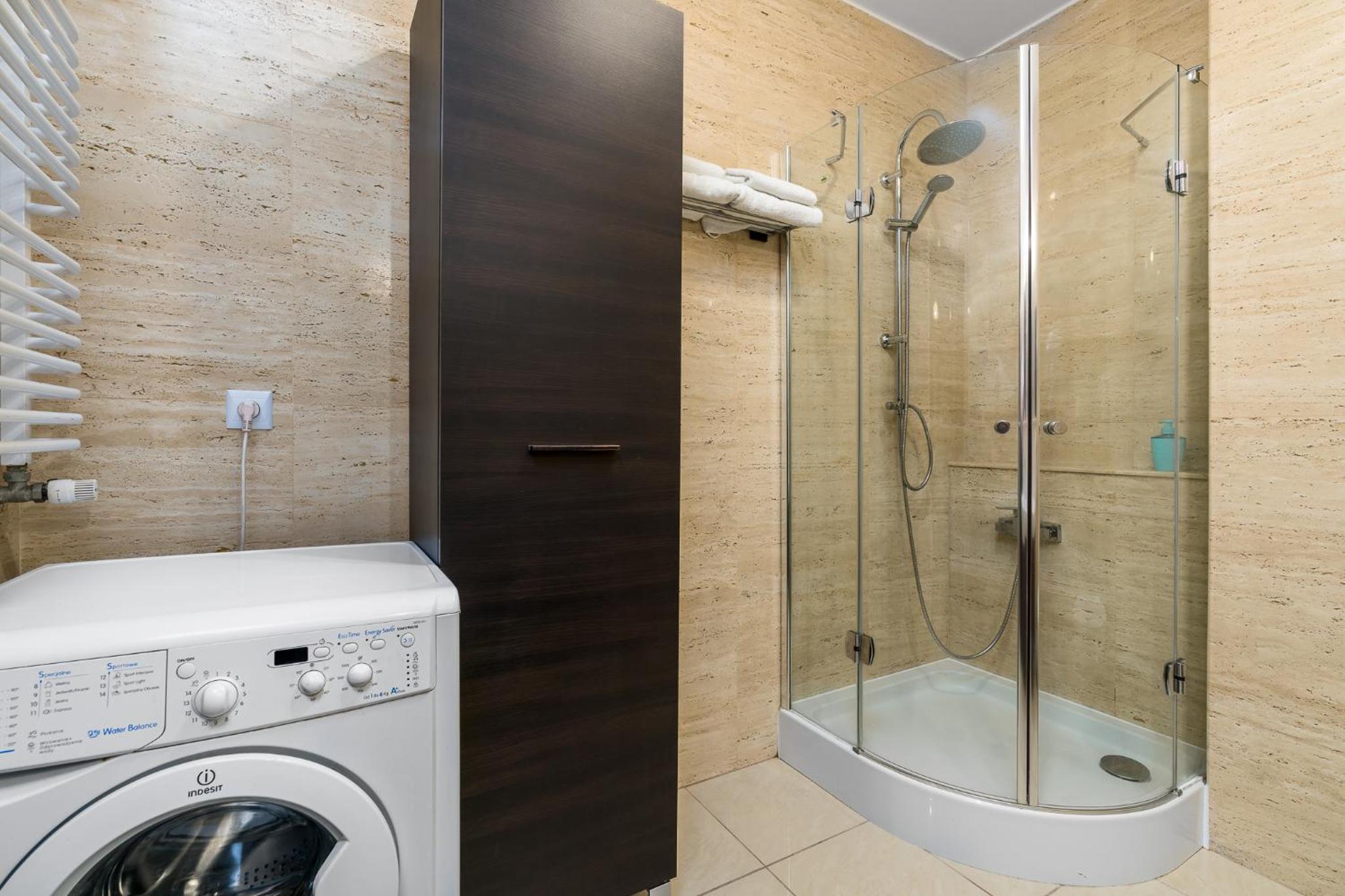 One-Bedroom Apartment - Photo 4