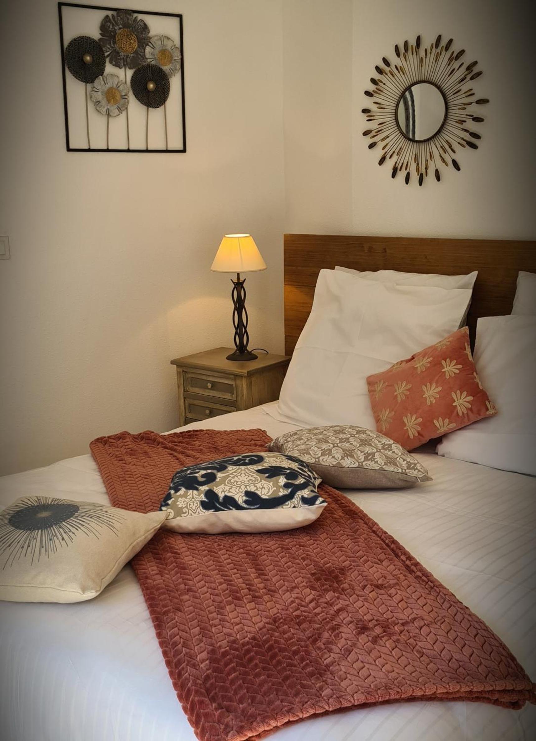 Queen Suite - Photo 11