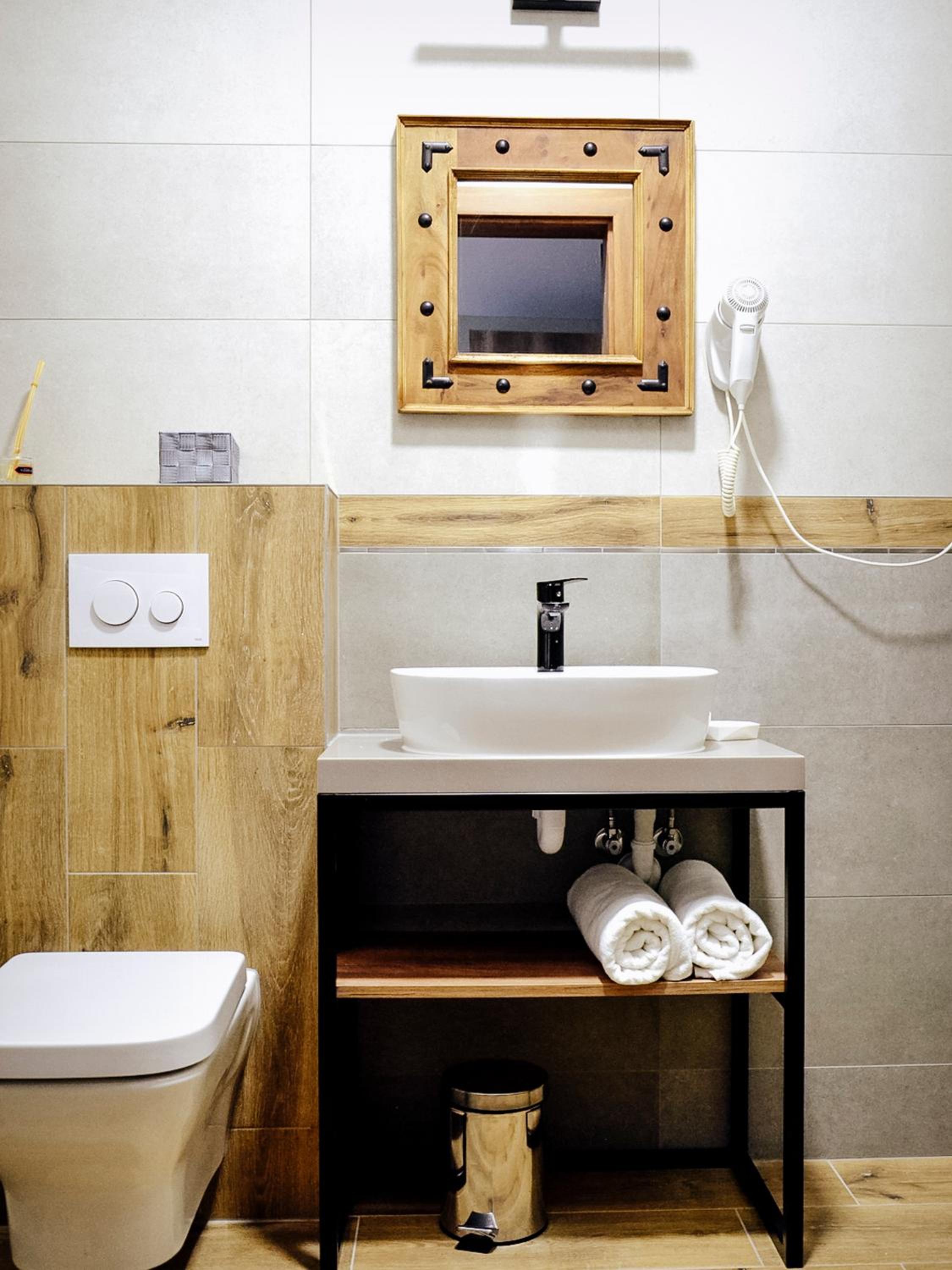 Double Room - Photo 9
