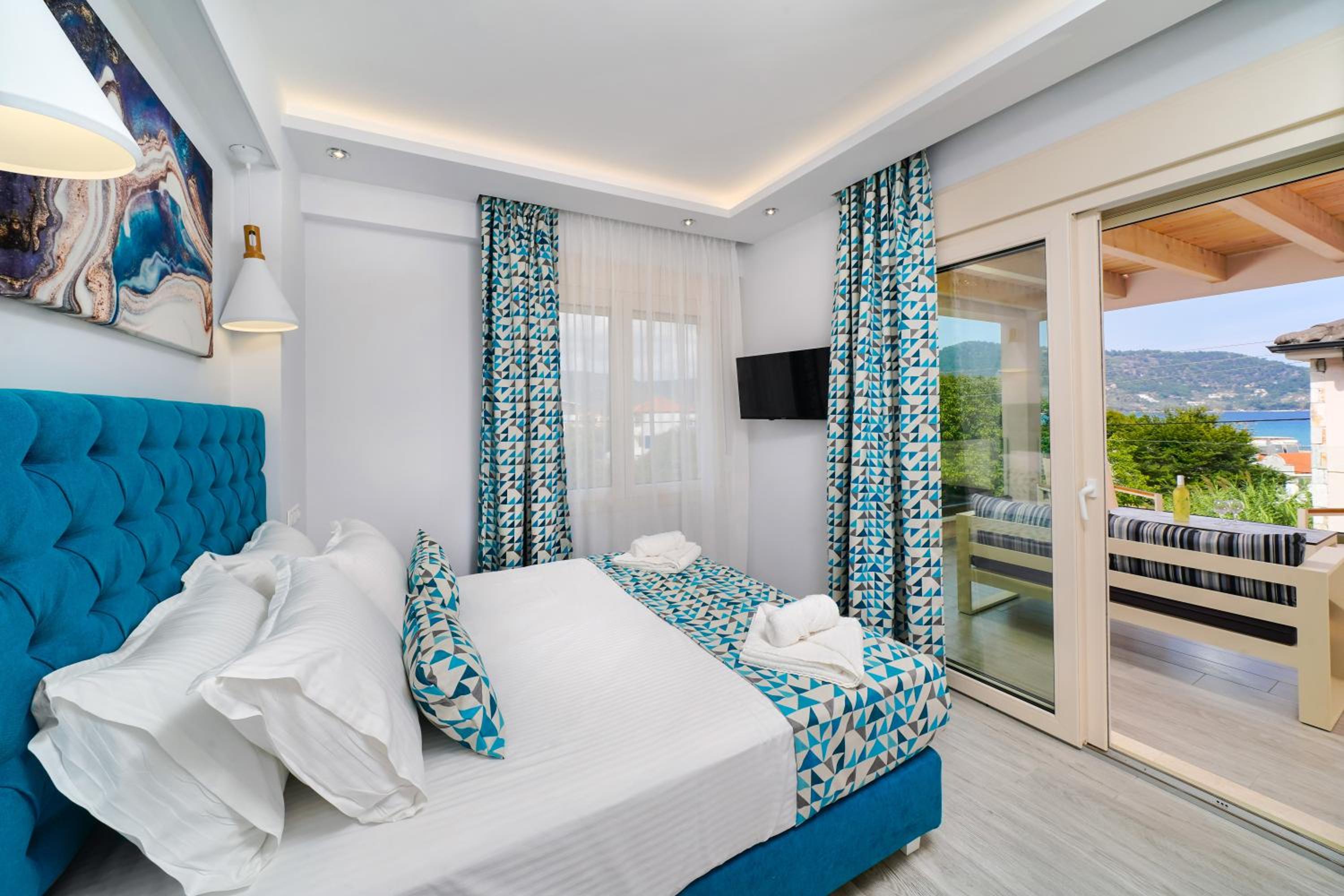 Four-Bedroom Villa photo 2