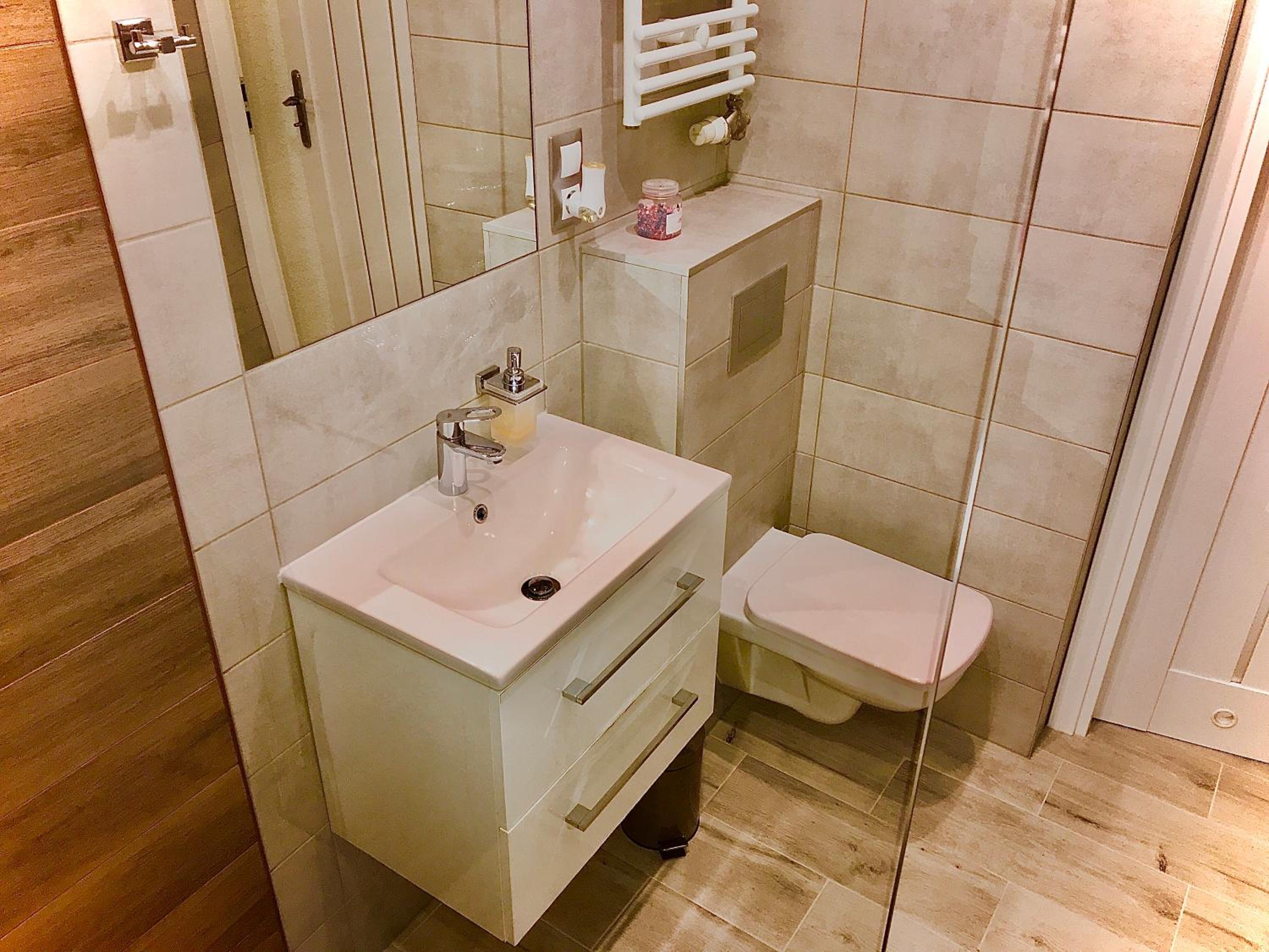 One-Bedroom Apartment - Photo 4