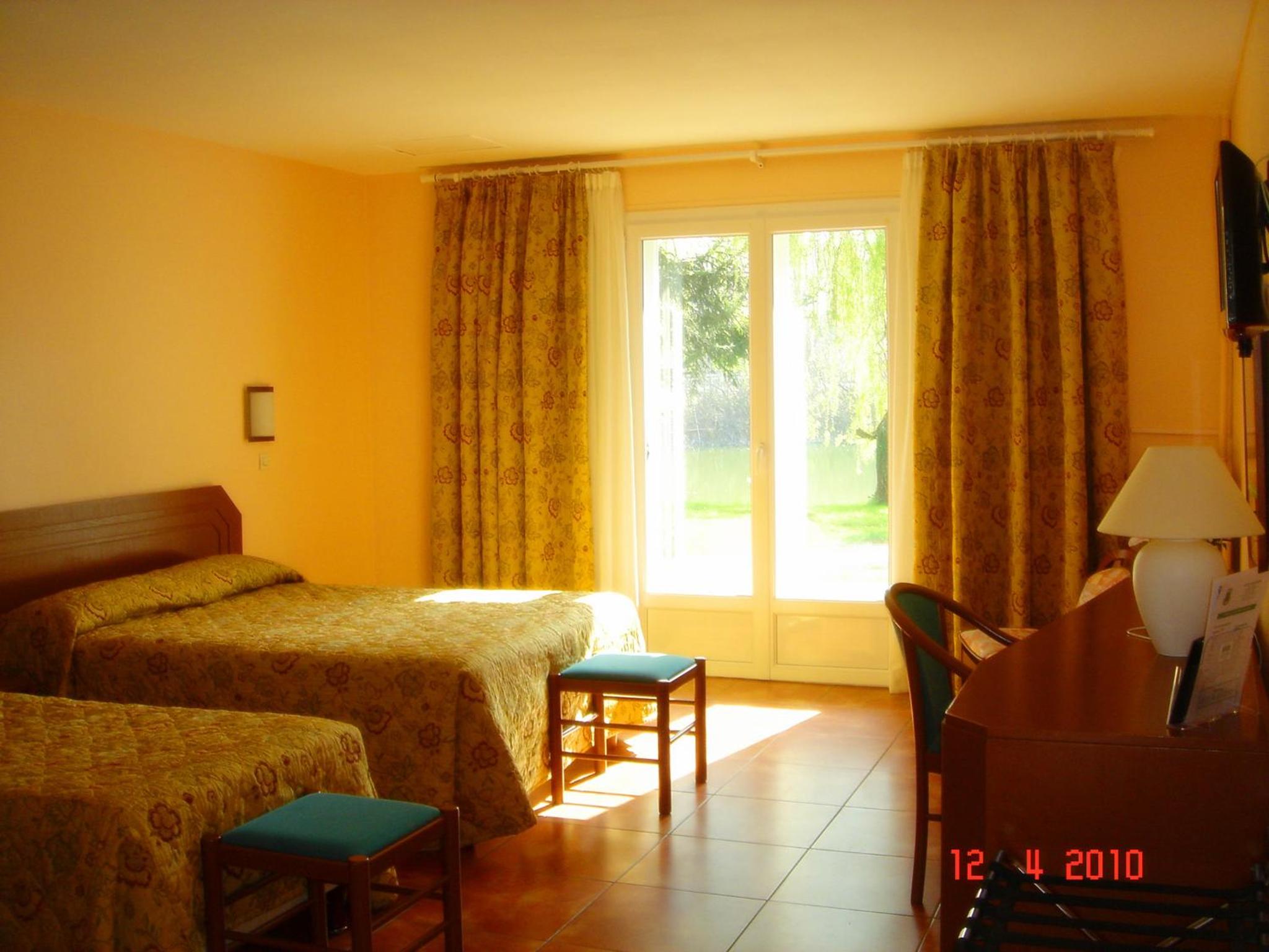 Standard Motel