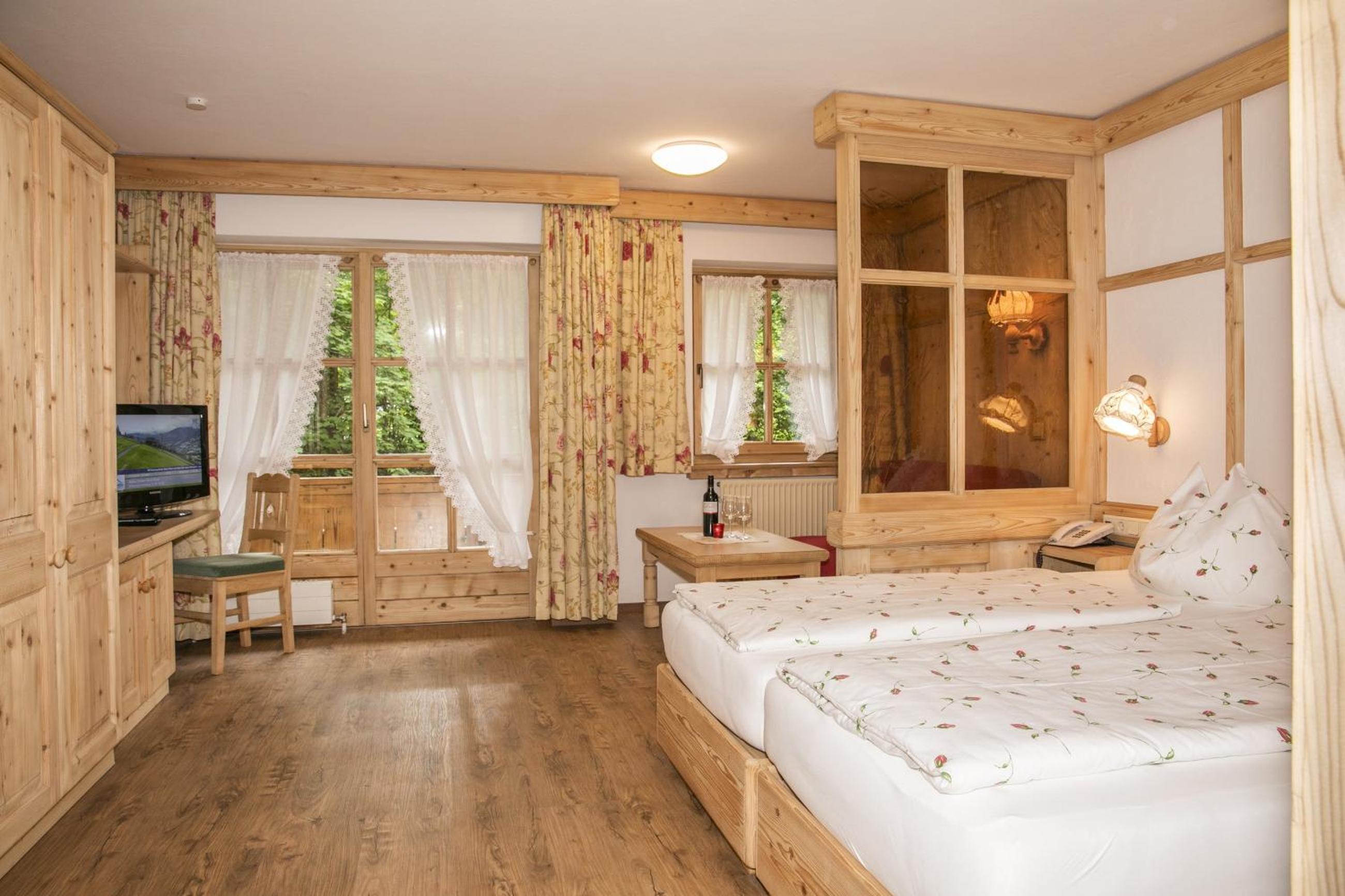 Superior Double Room with Balcony - Photo 8