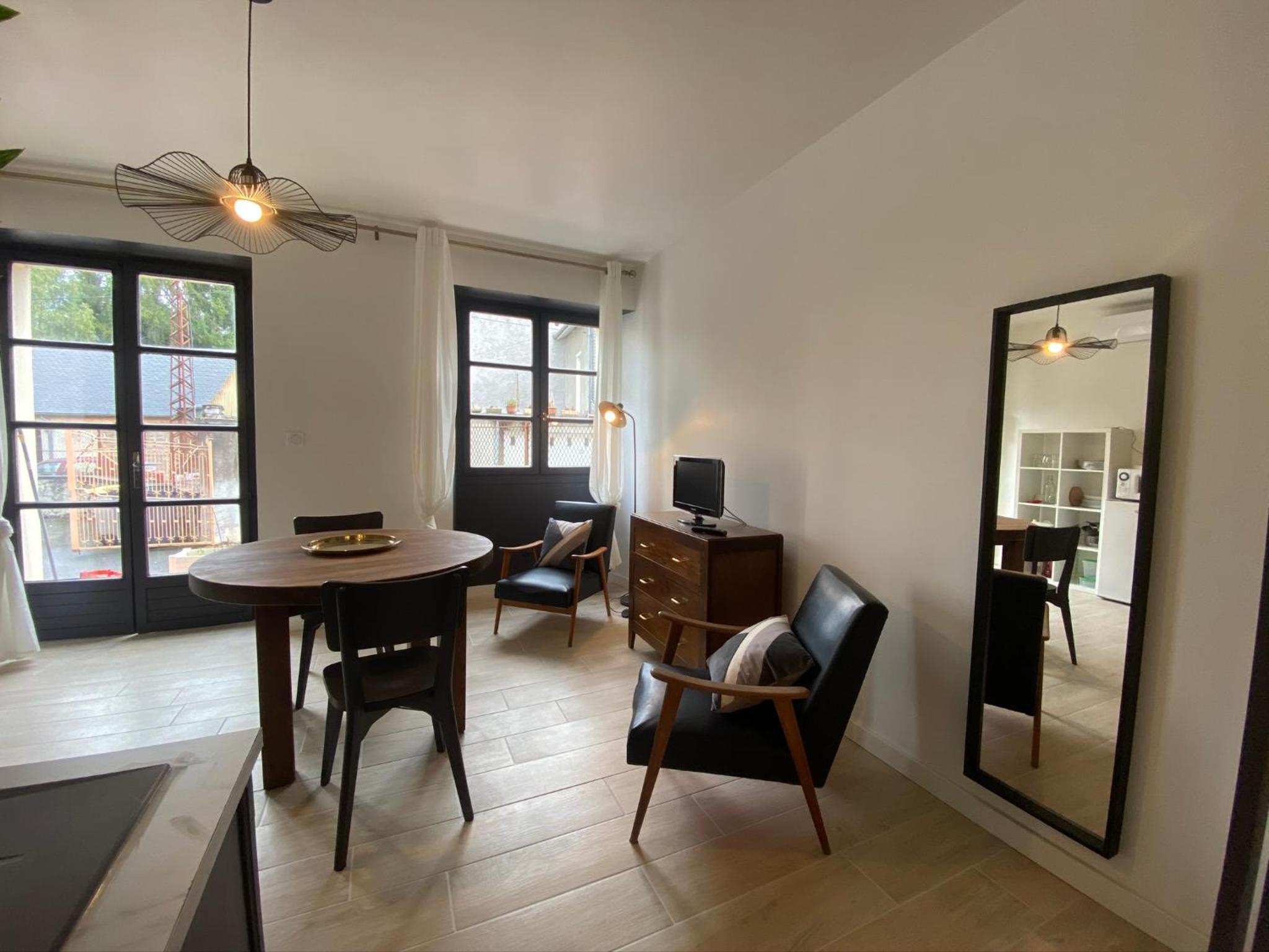 Studio Apartment - Photo 6