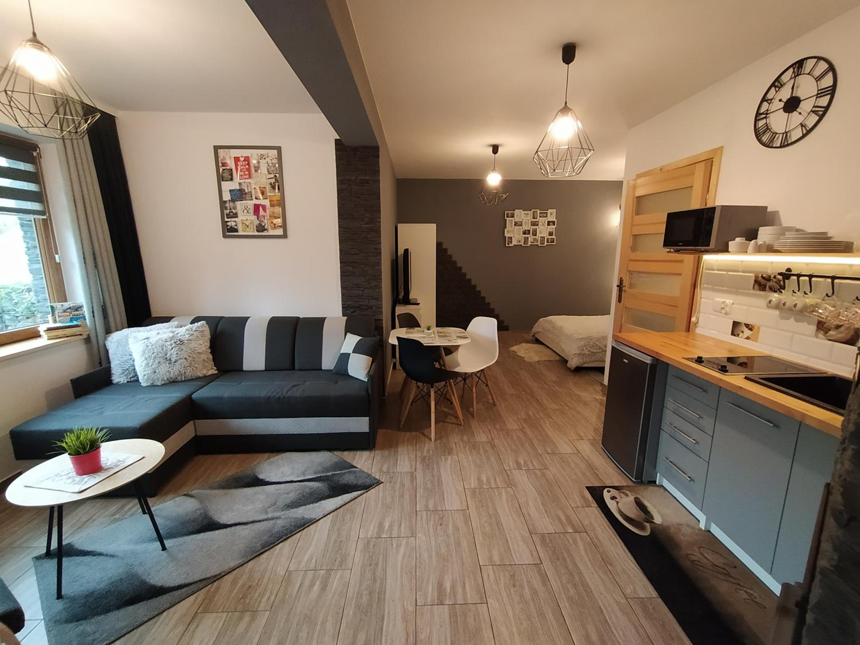 One-Bedroom Apartment - Photo 6