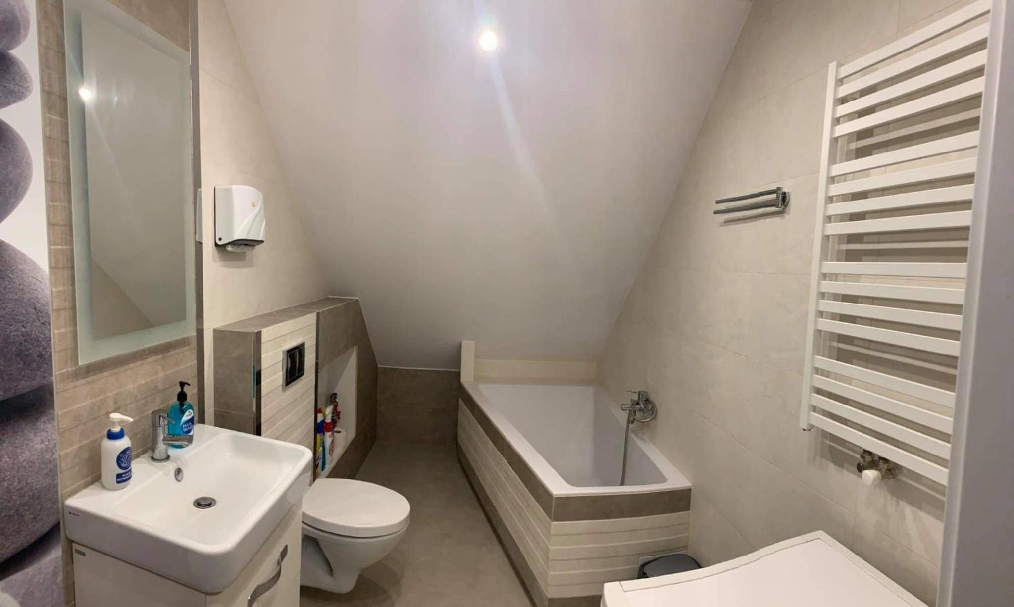 One-Bedroom Apartment - Photo 8