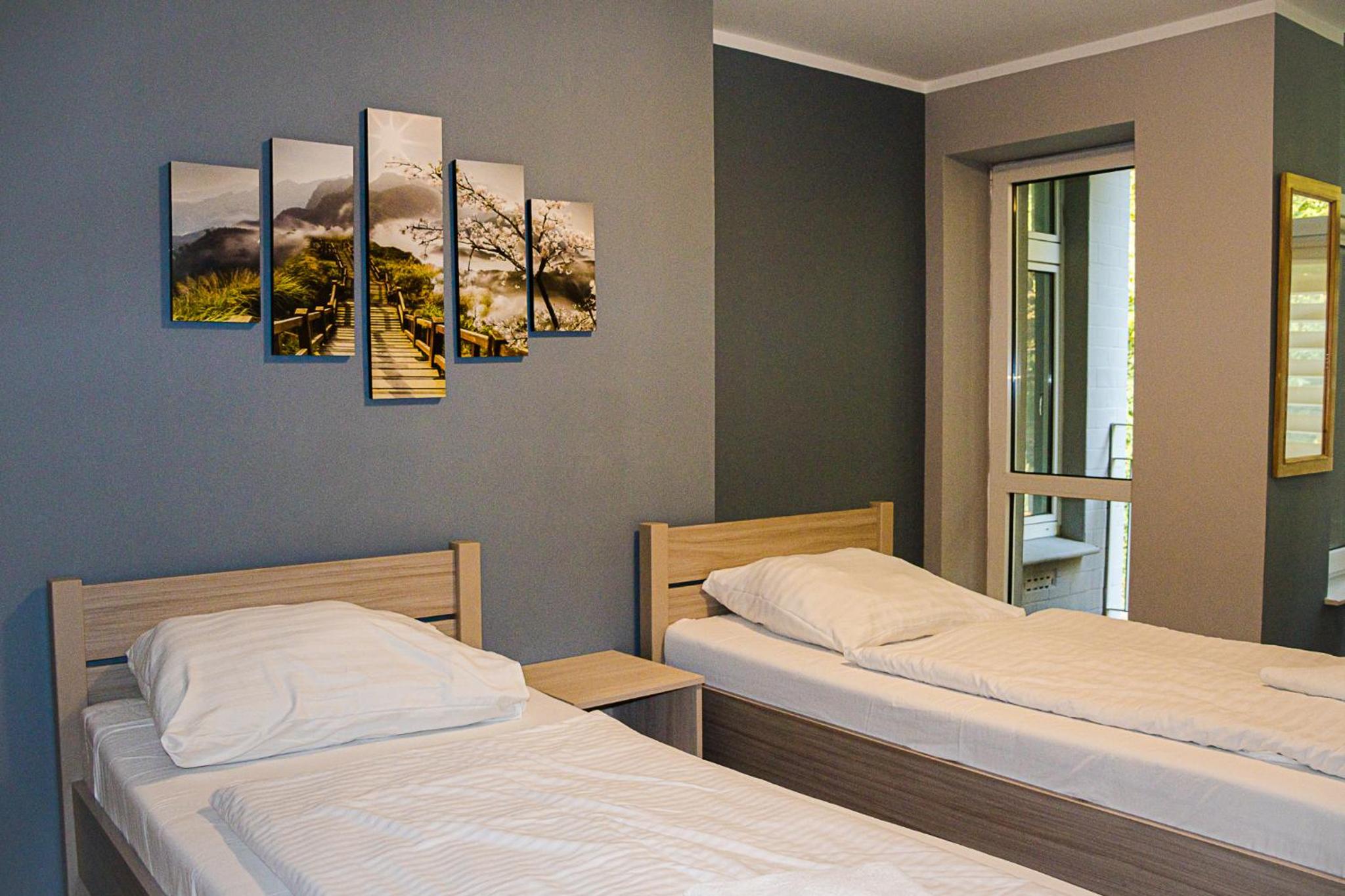 Twin Room - Photo 6