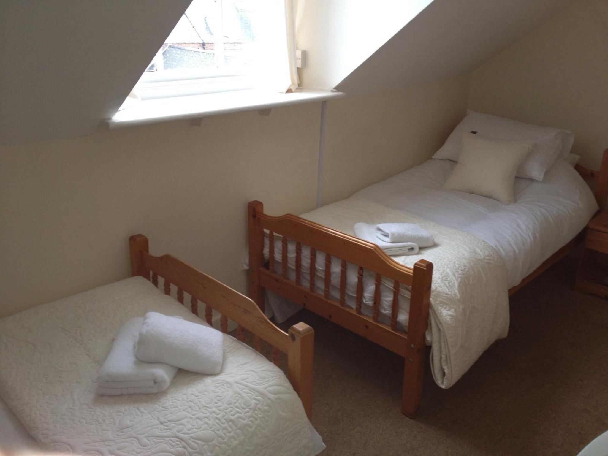 Twin Room with Shared External Bathroom photo 2