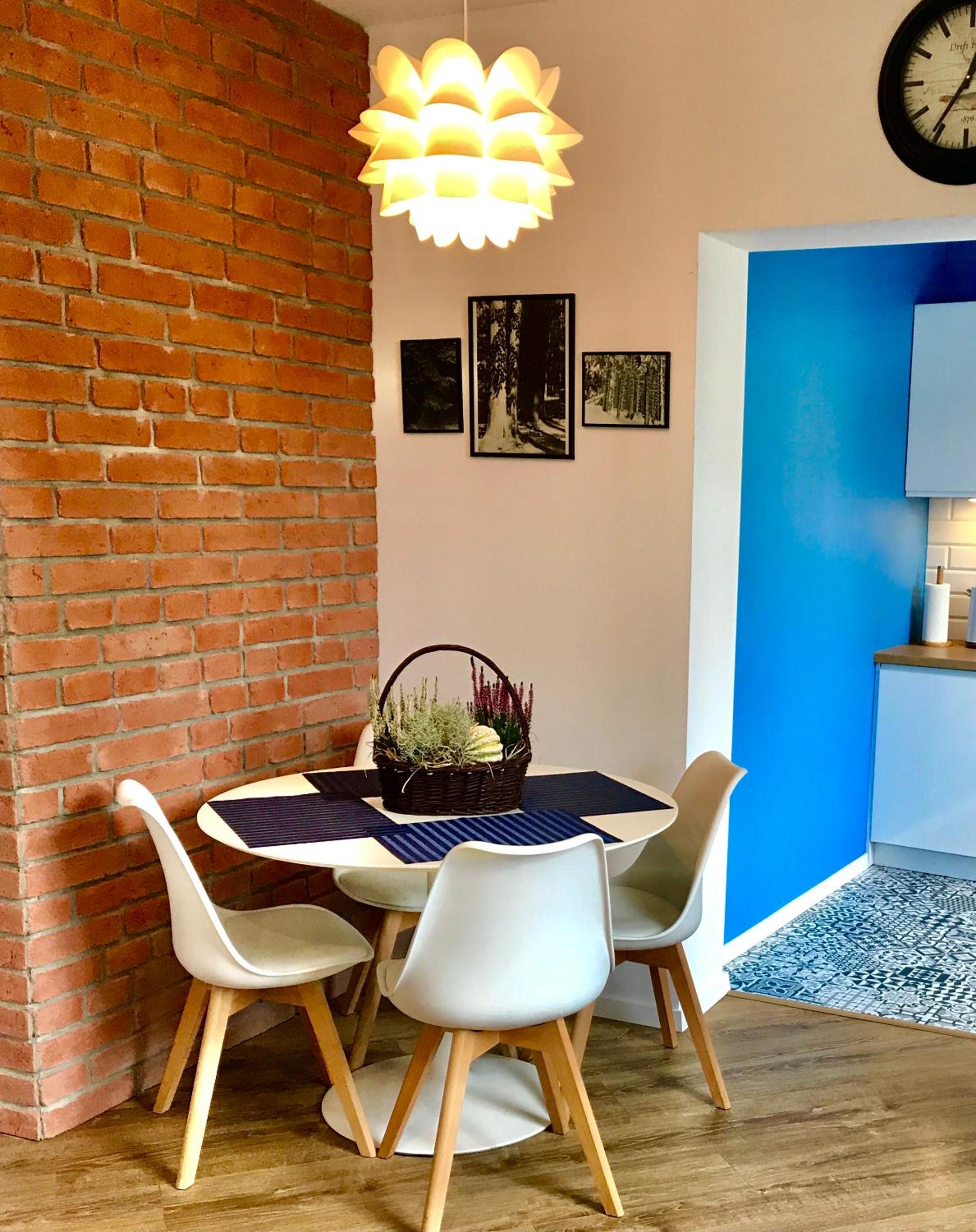 One-Bedroom Apartment - Photo 12