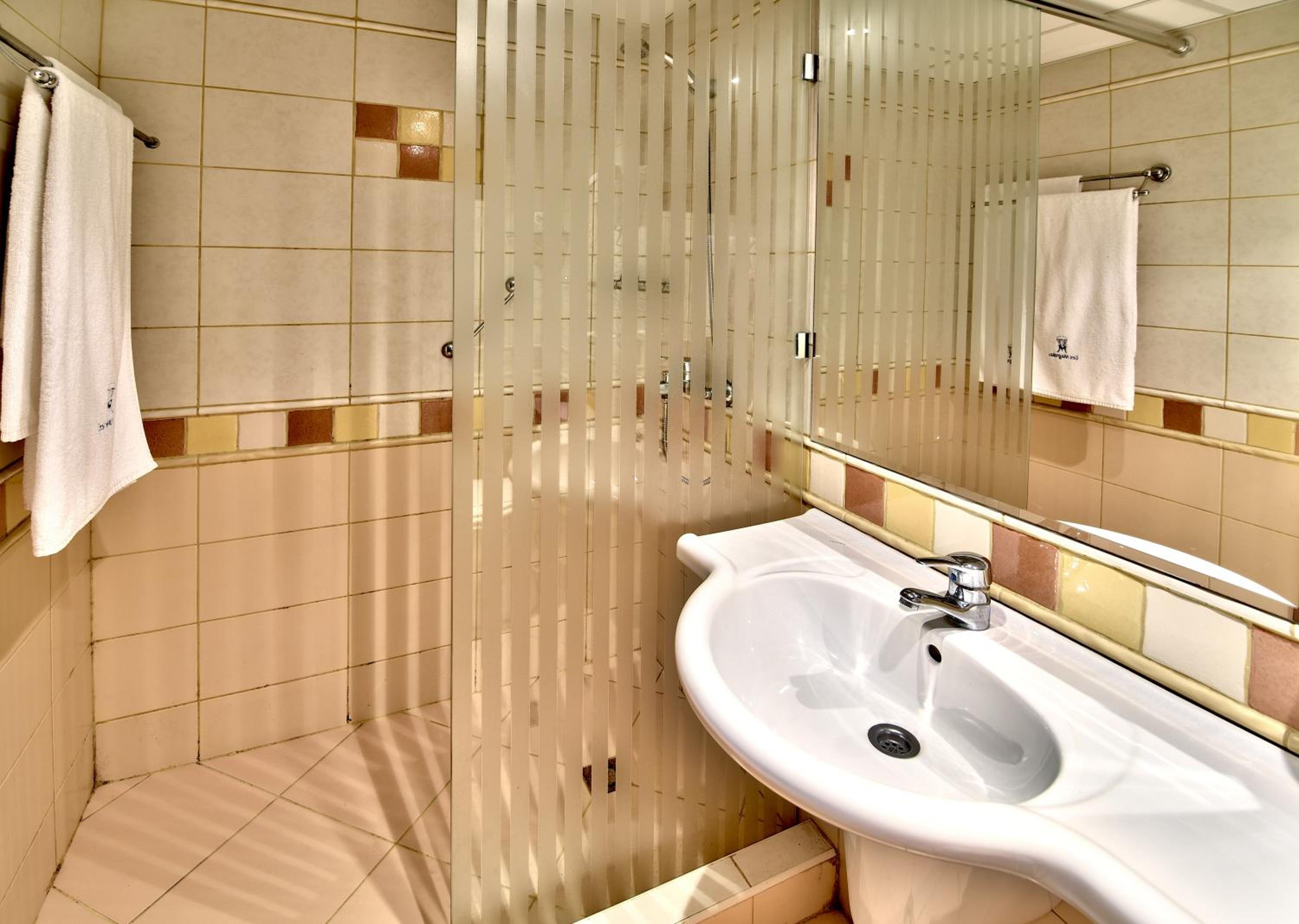 Double or Twin Room with Free Parking (3 adults + 1 child)