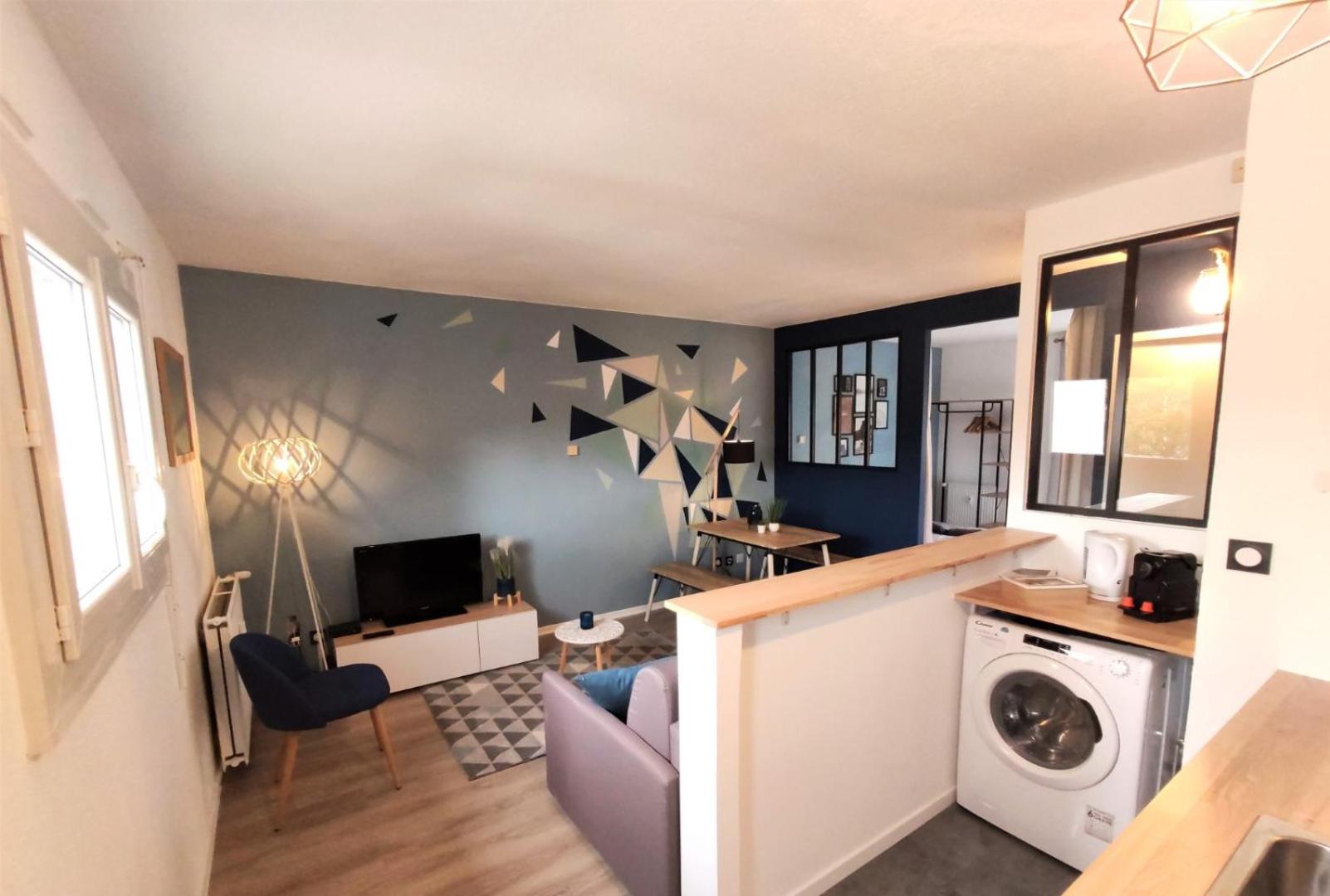 One-Bedroom Apartment - Photo 9