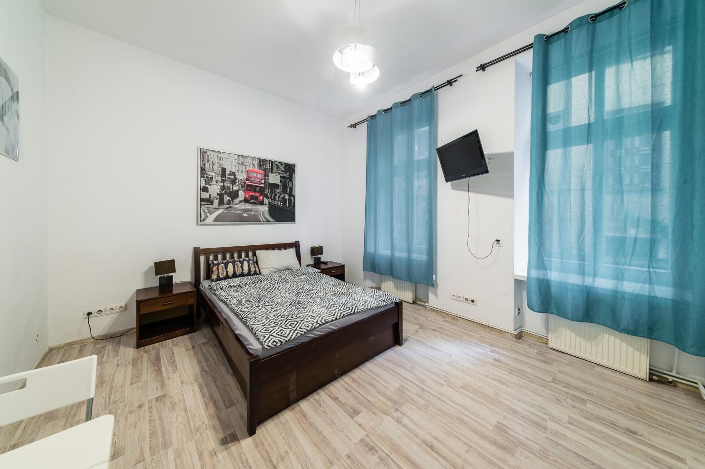 One-Bedroom Apartment - Photo 3