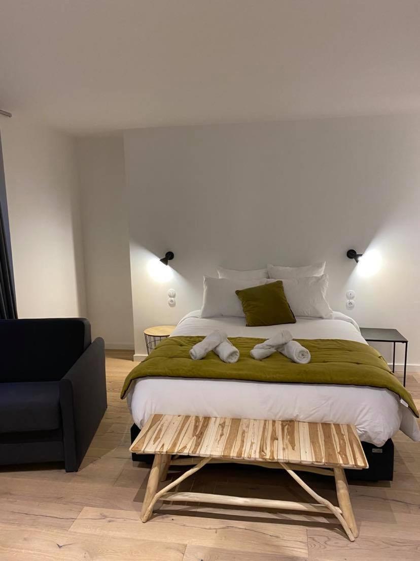 Deluxe Room (2 Adults + 1 Child) photo 1