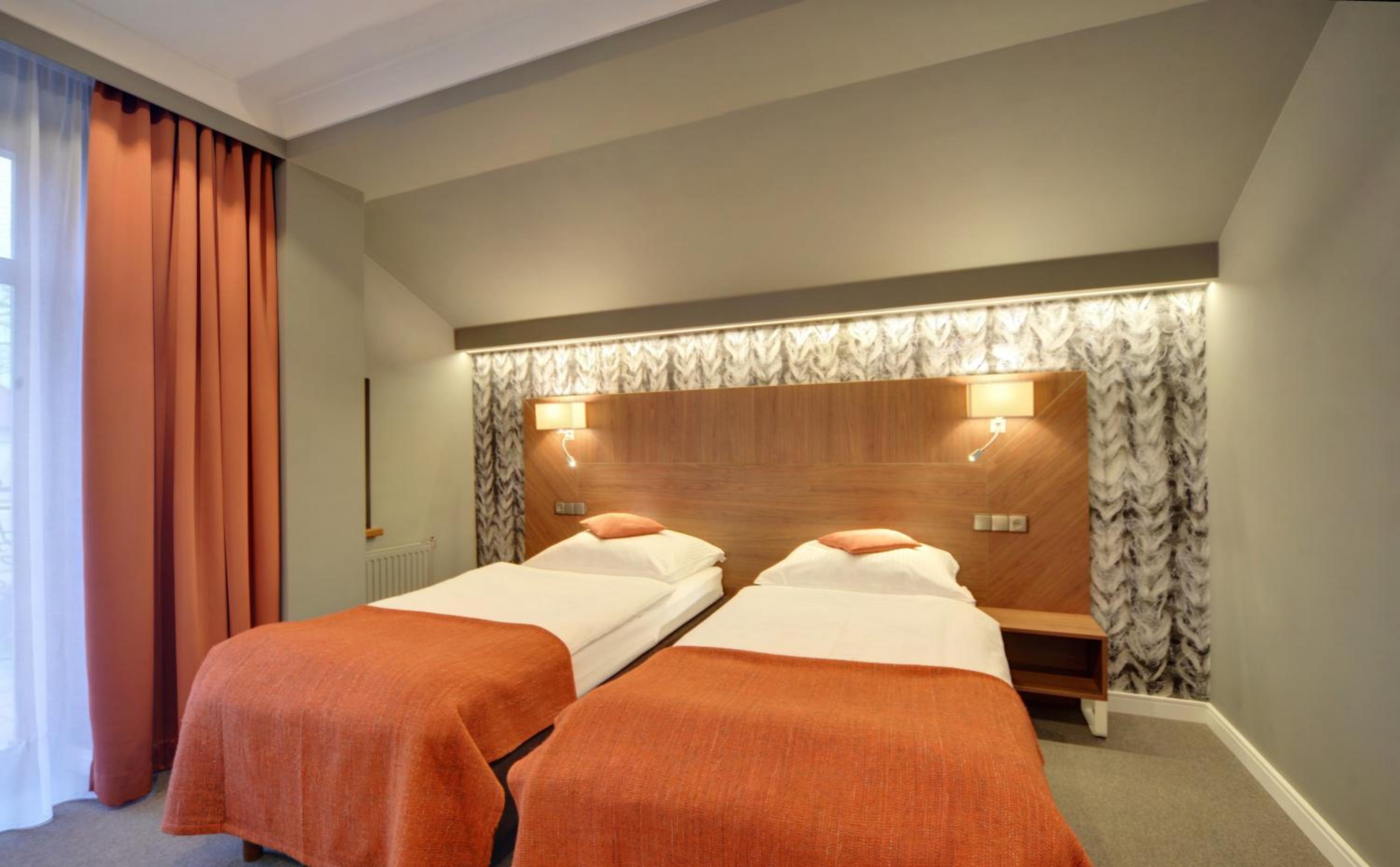 Deluxe Double Room with Balcony photo 2
