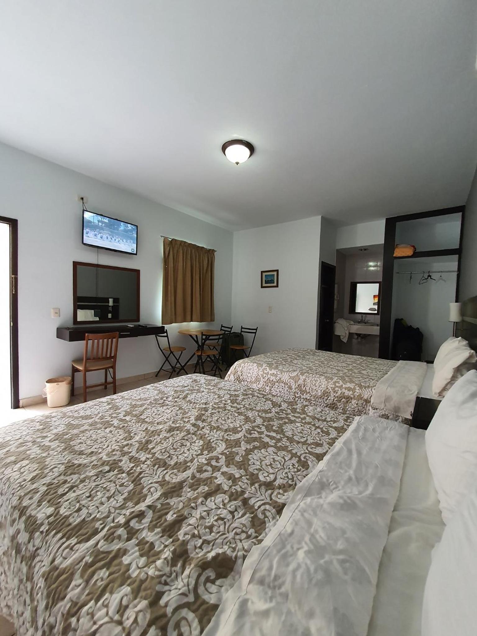 Small Twin Room photo 3