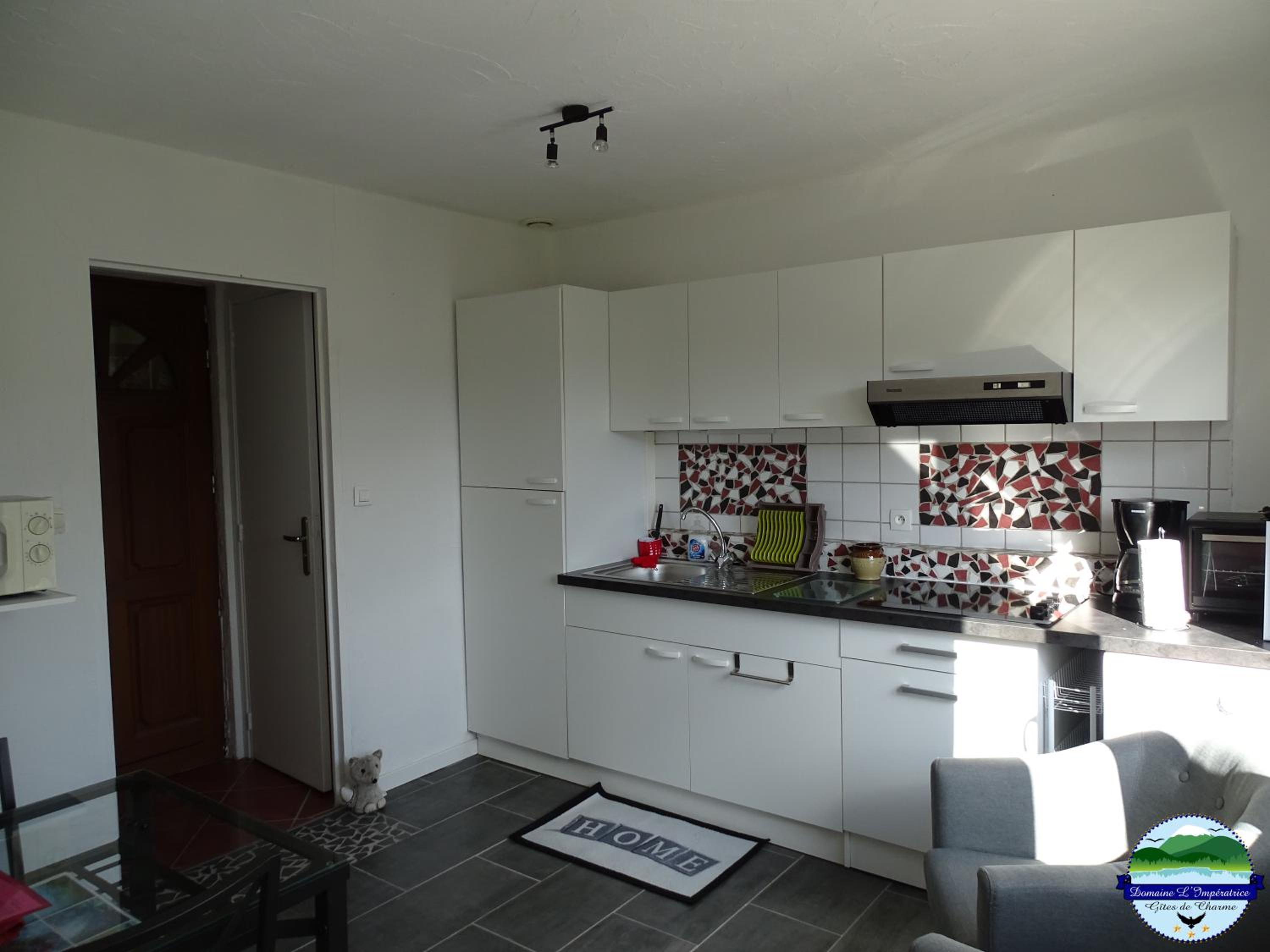 One-Bedroom Apartment - Photo 1