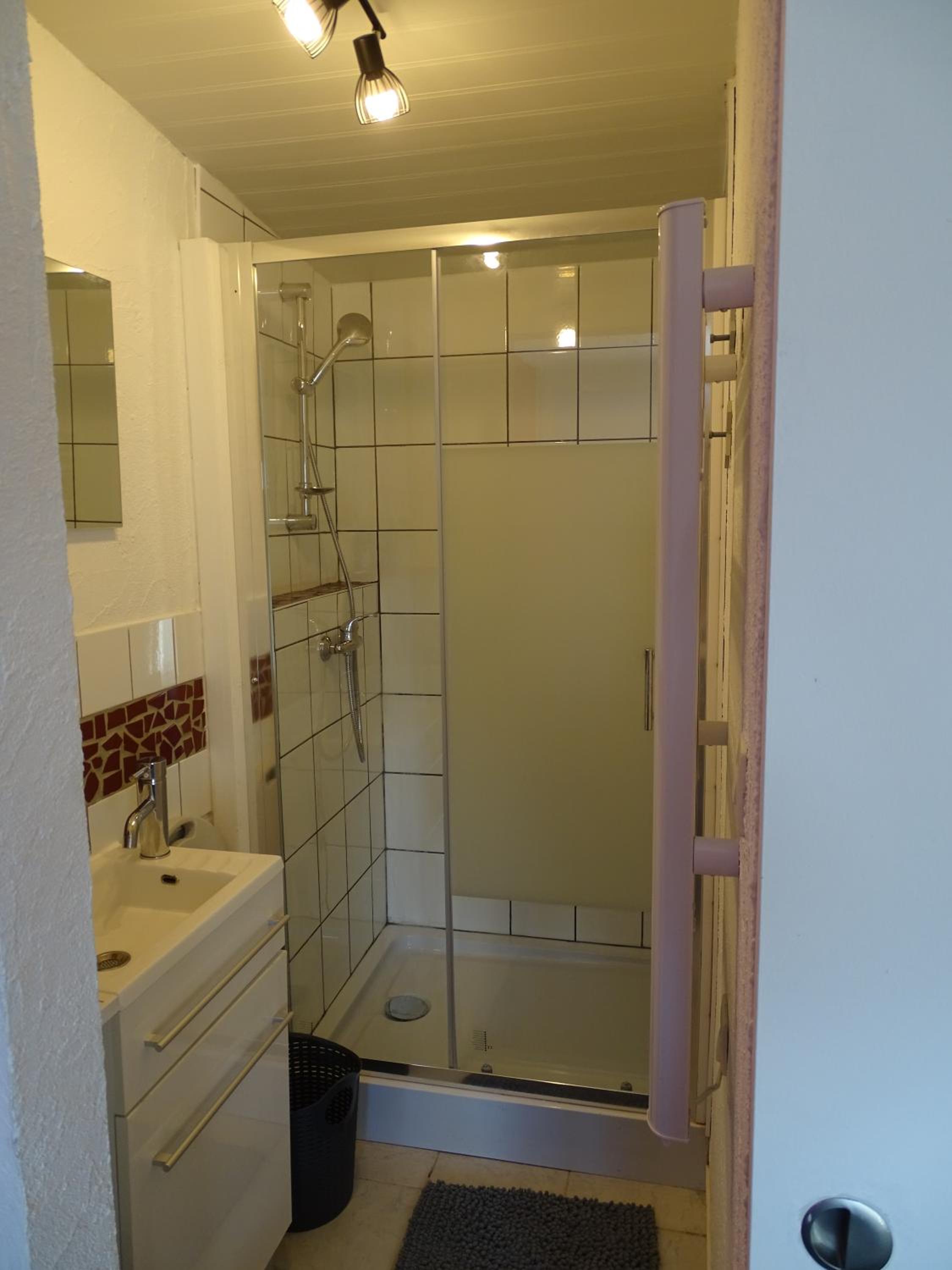 One-Bedroom Apartment - Photo 7