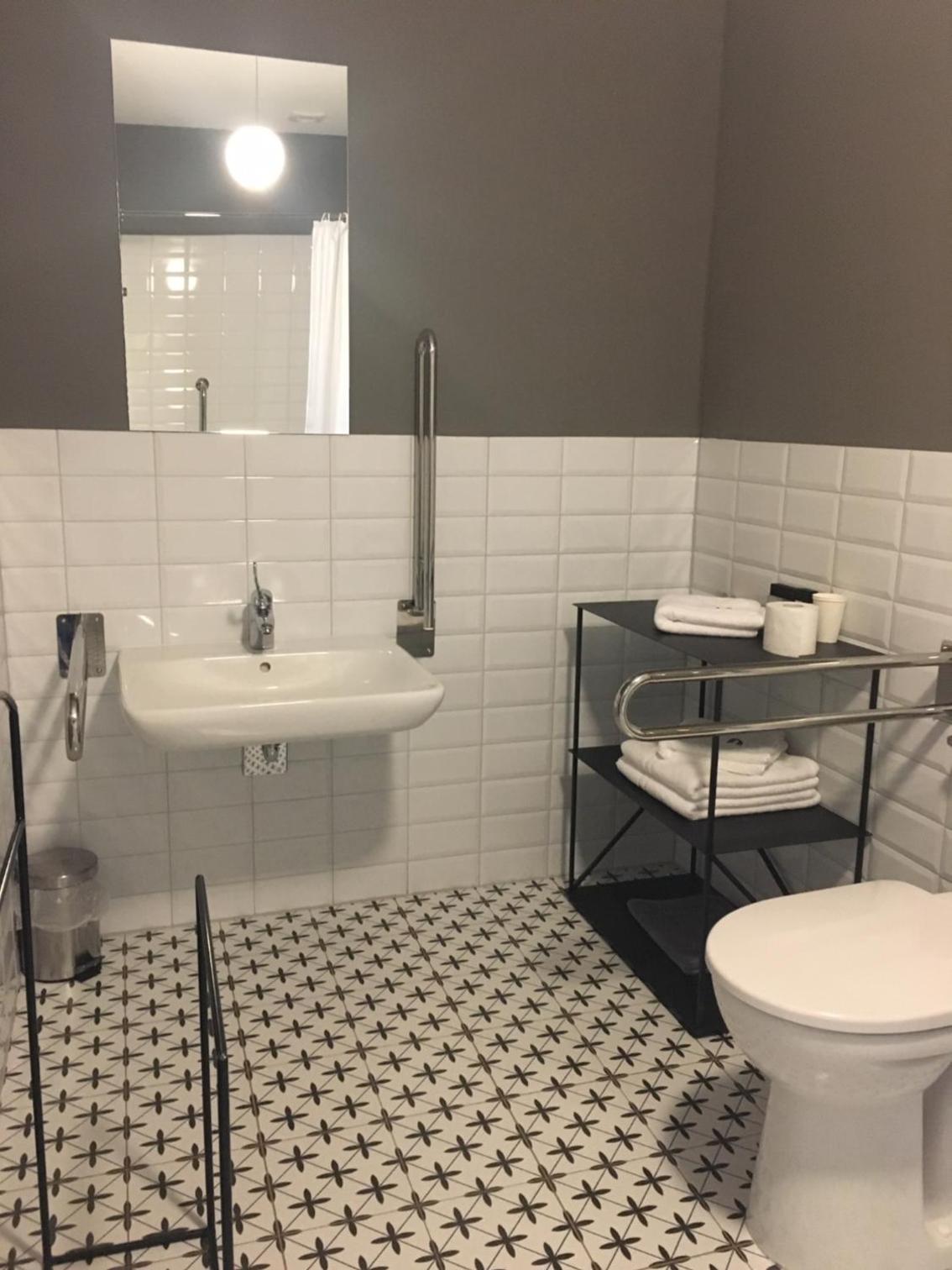 Single Room - Disability Access