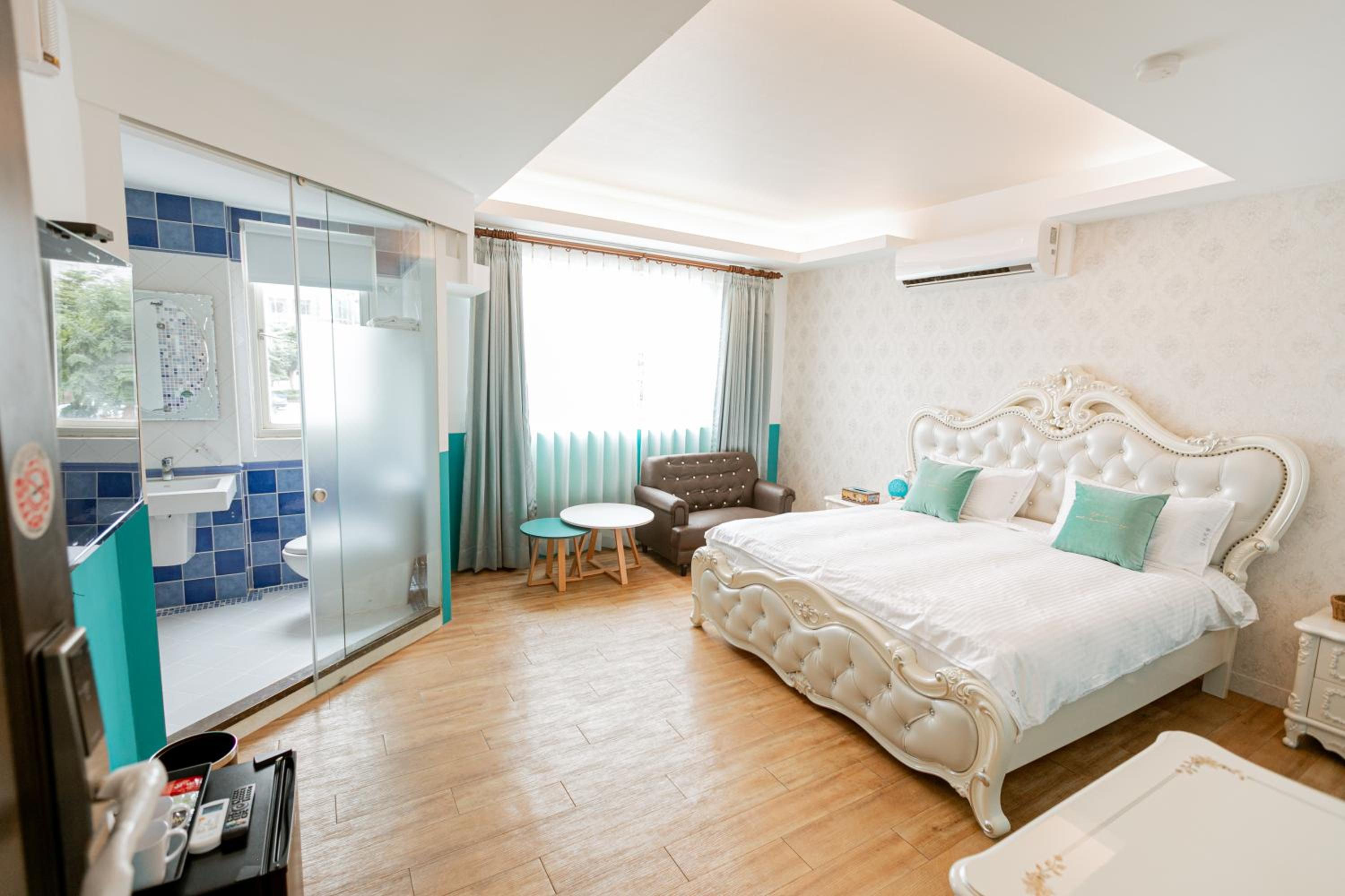 Large Double Room