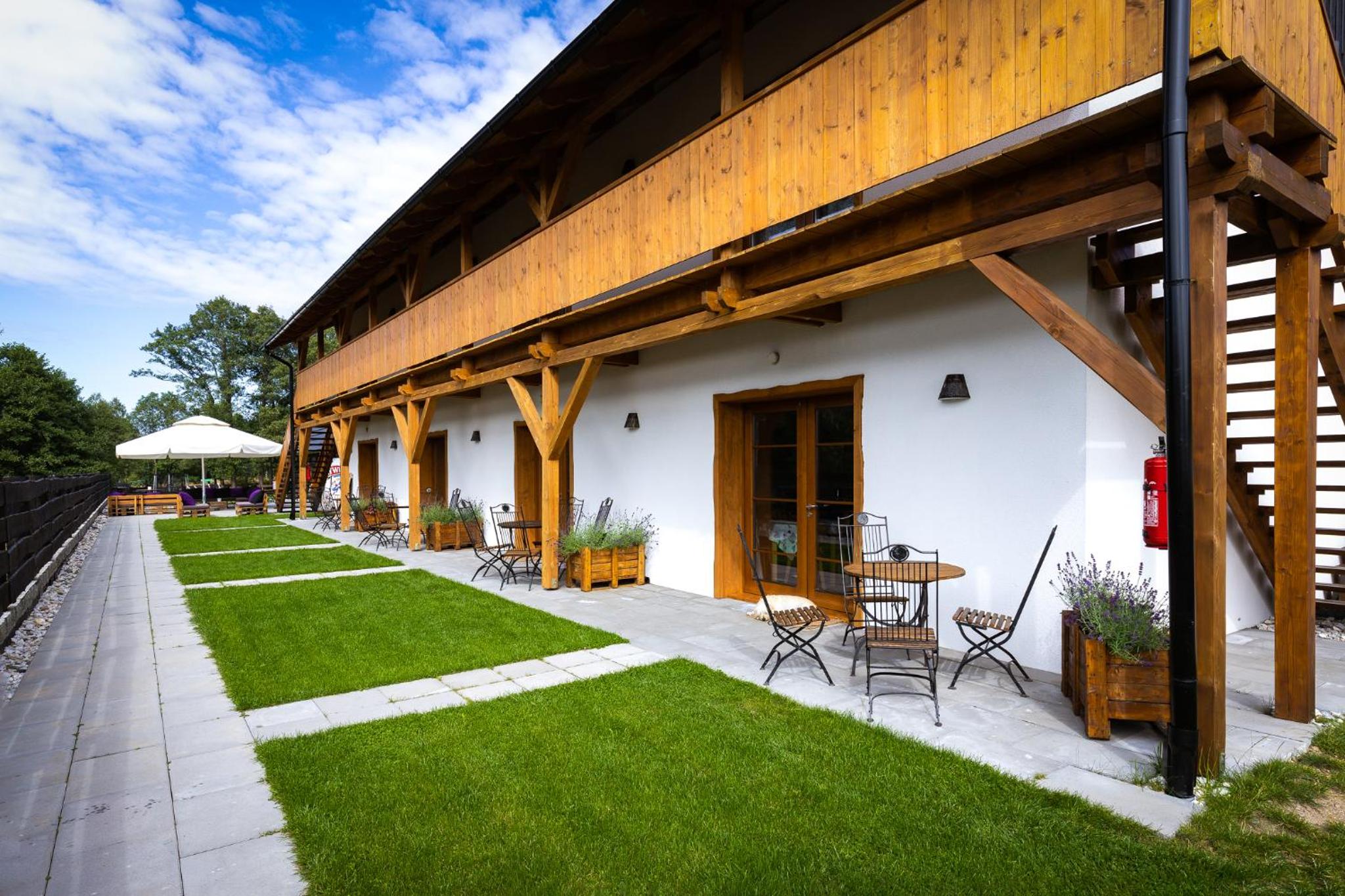 Two-Bedroom Apartment with Mountain View photo 2