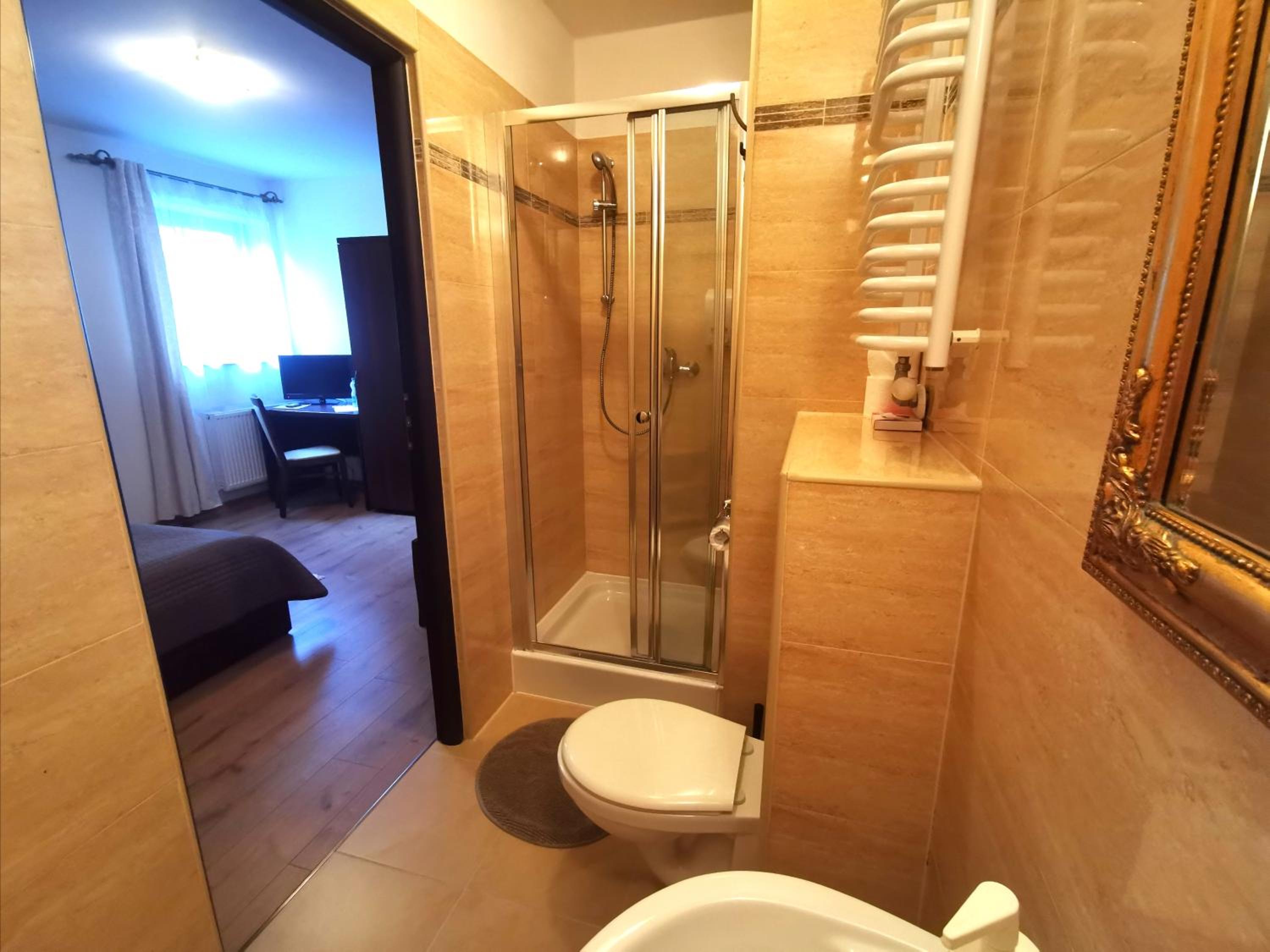 Double Room - Photo 4