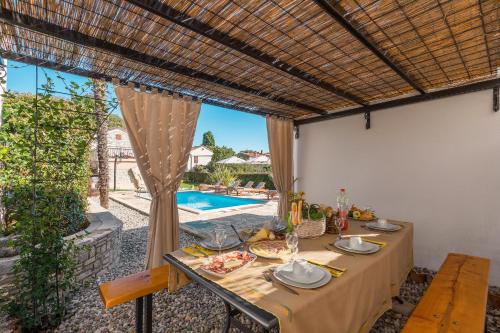 Villa photo 1